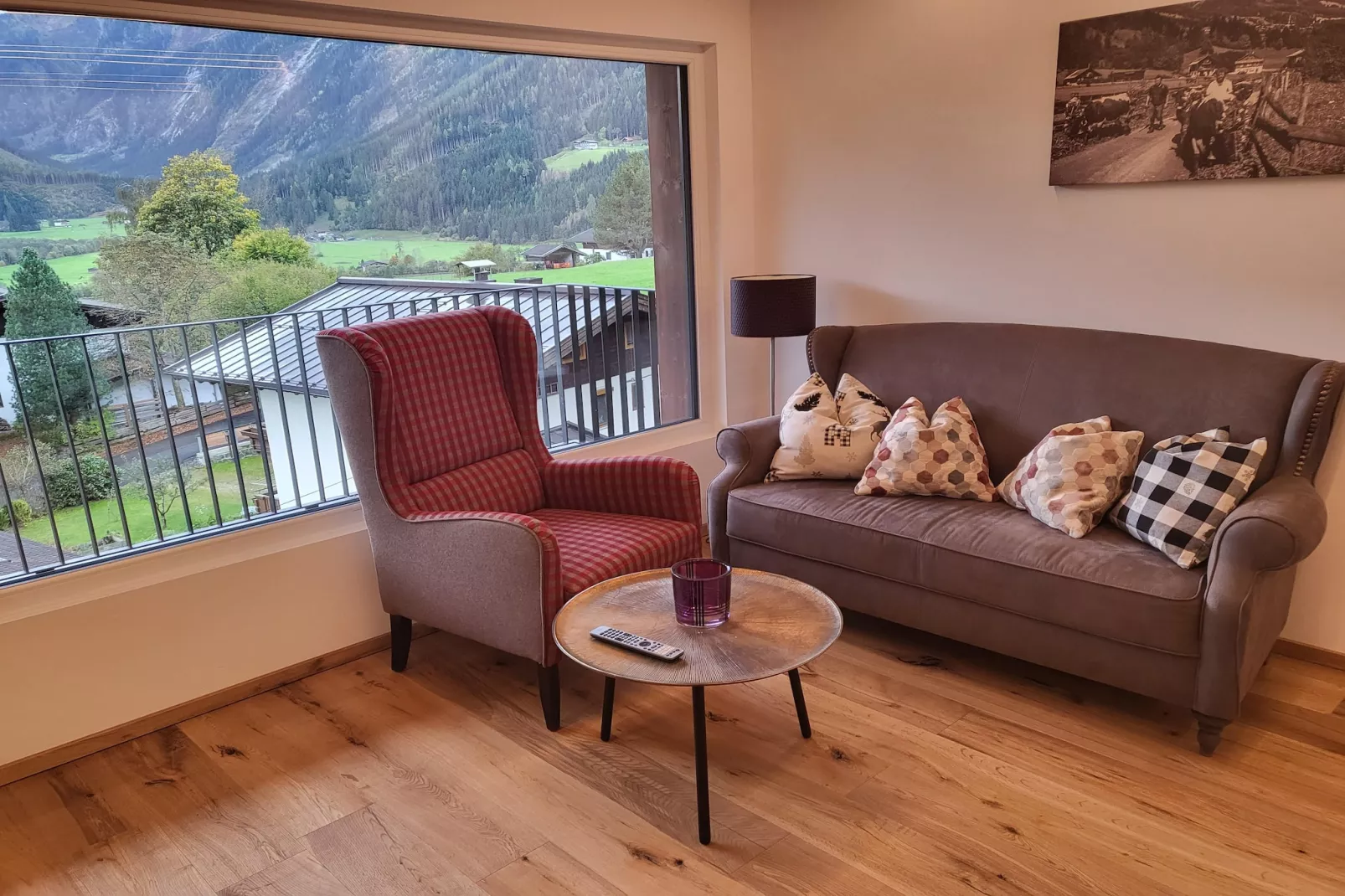 Appartement Tauernfenster-Woonkamer