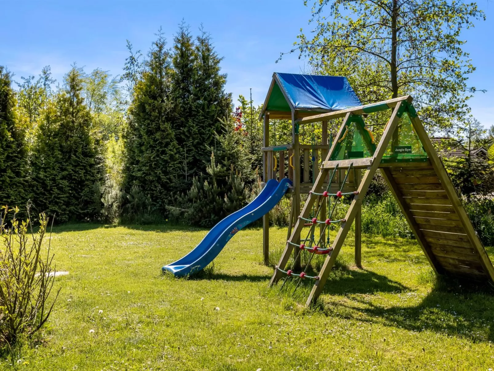 "Srebrenka" - 900m from the sea