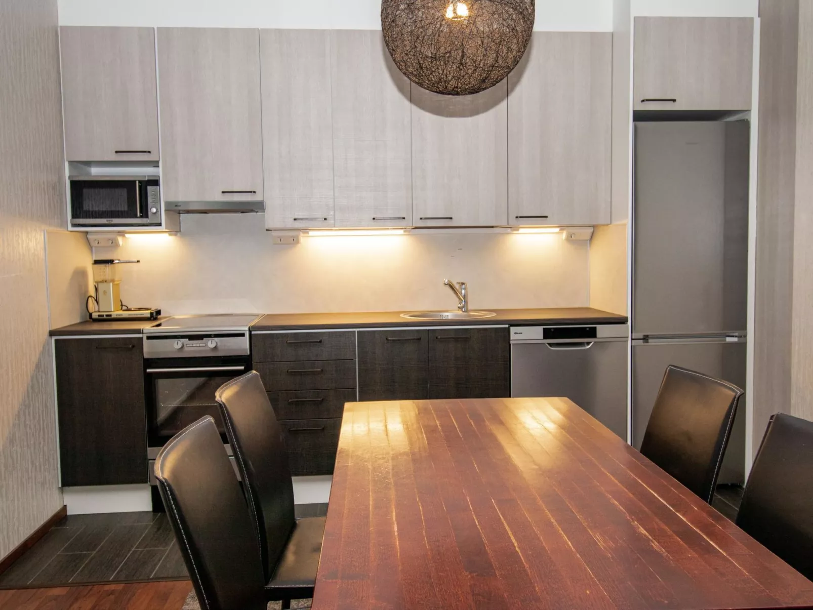 Kylpylä-hotelli, kekkosen sviitti, huone