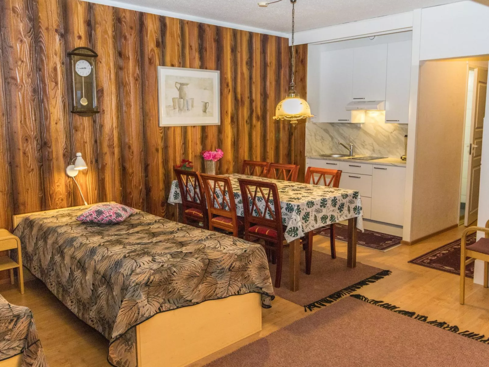 Kylpylä-hotelli, huone 448