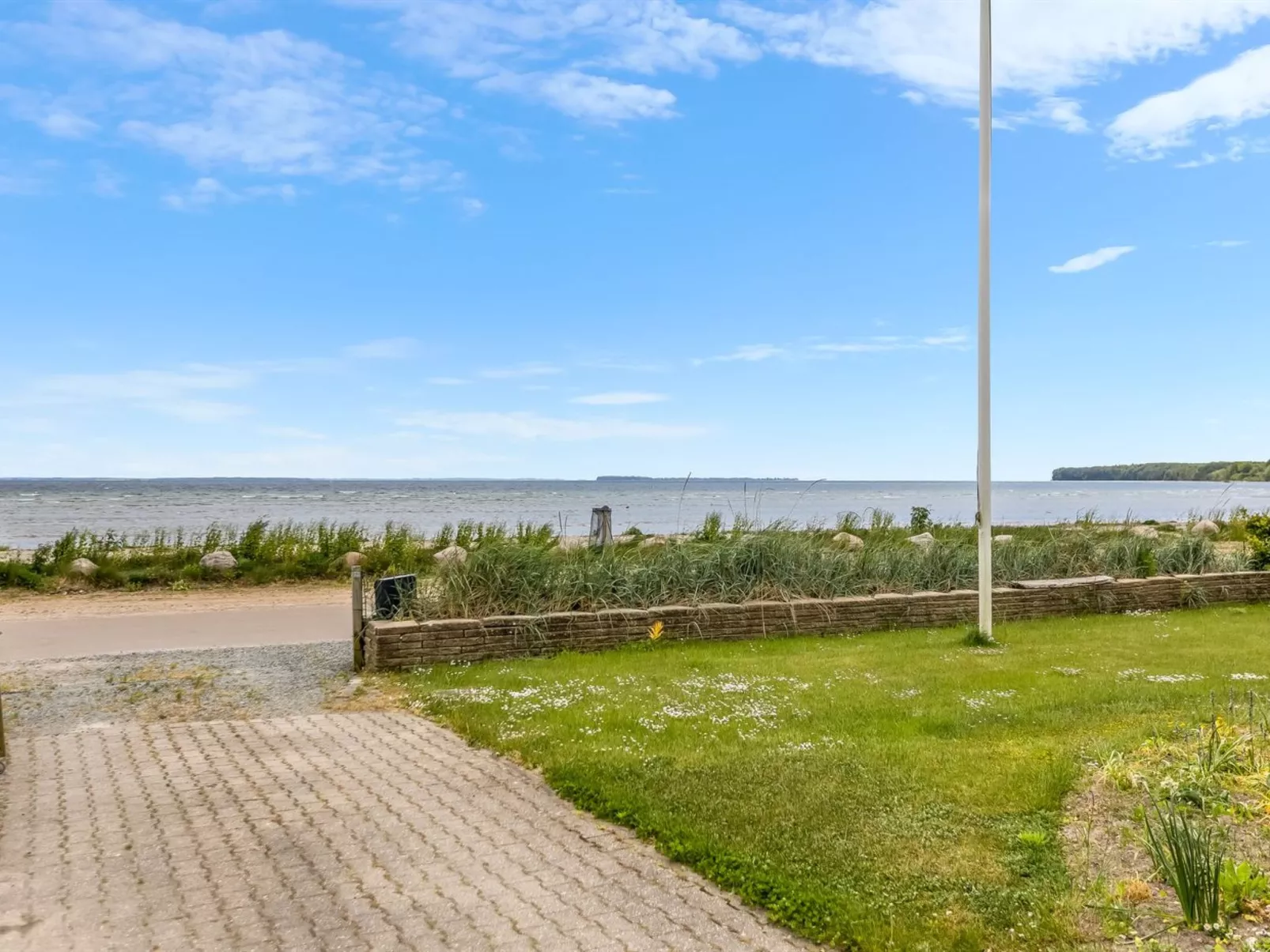 "Cornelius" - 30m from the sea-Buiten