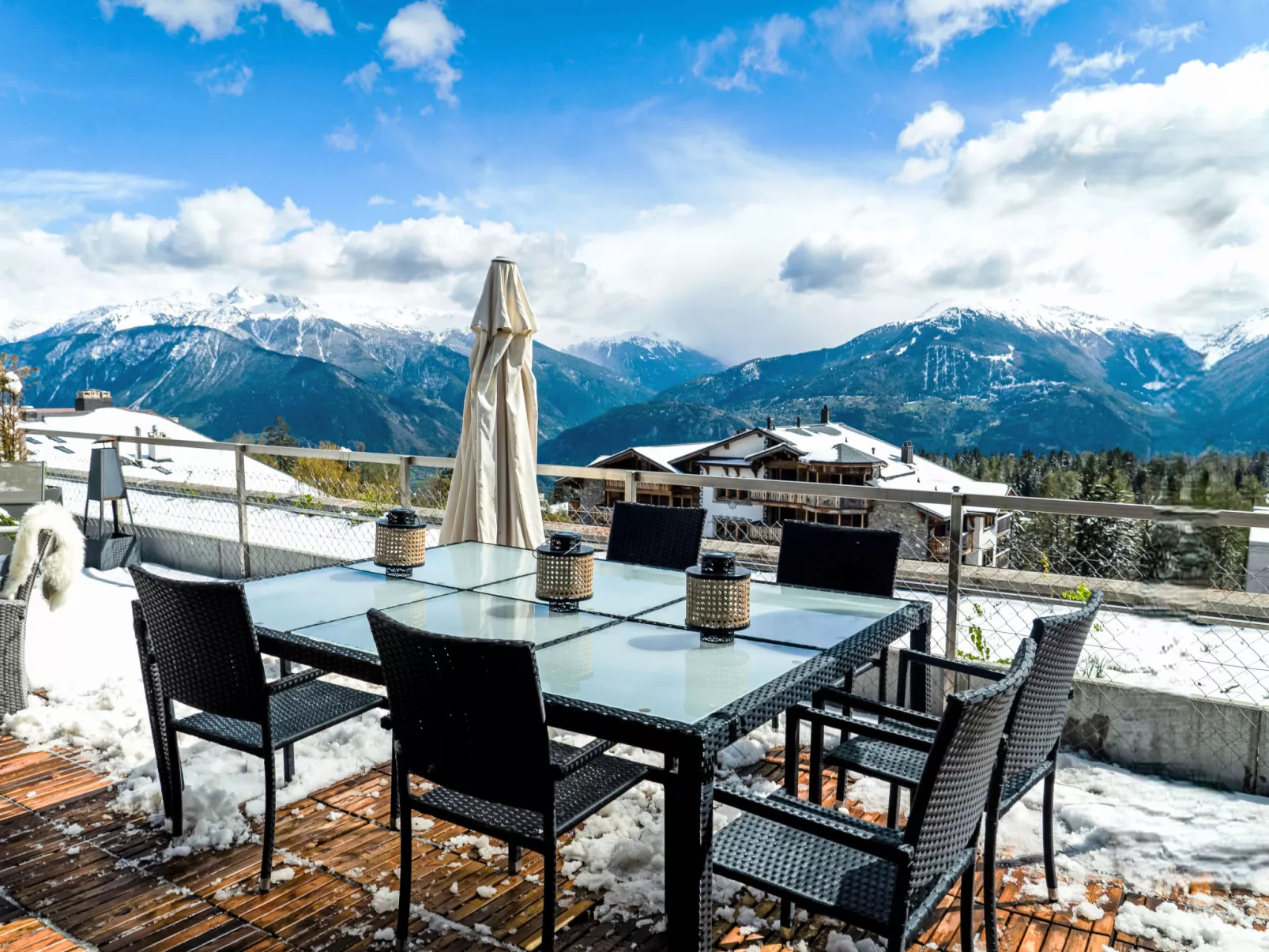 Jeanne D'Arc LOFT Montagne-Buiten