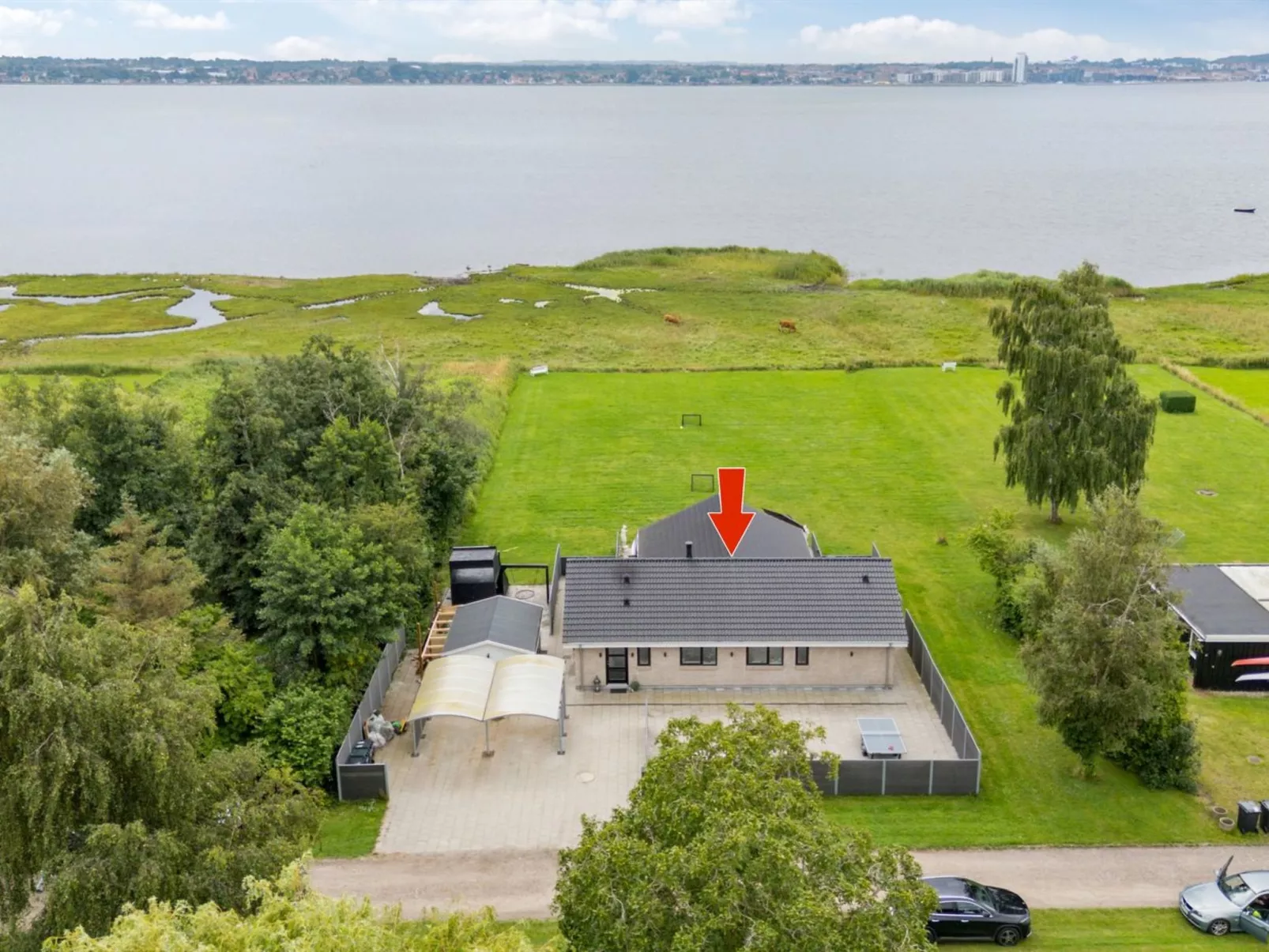 "Thyra" - 50m to the fjord