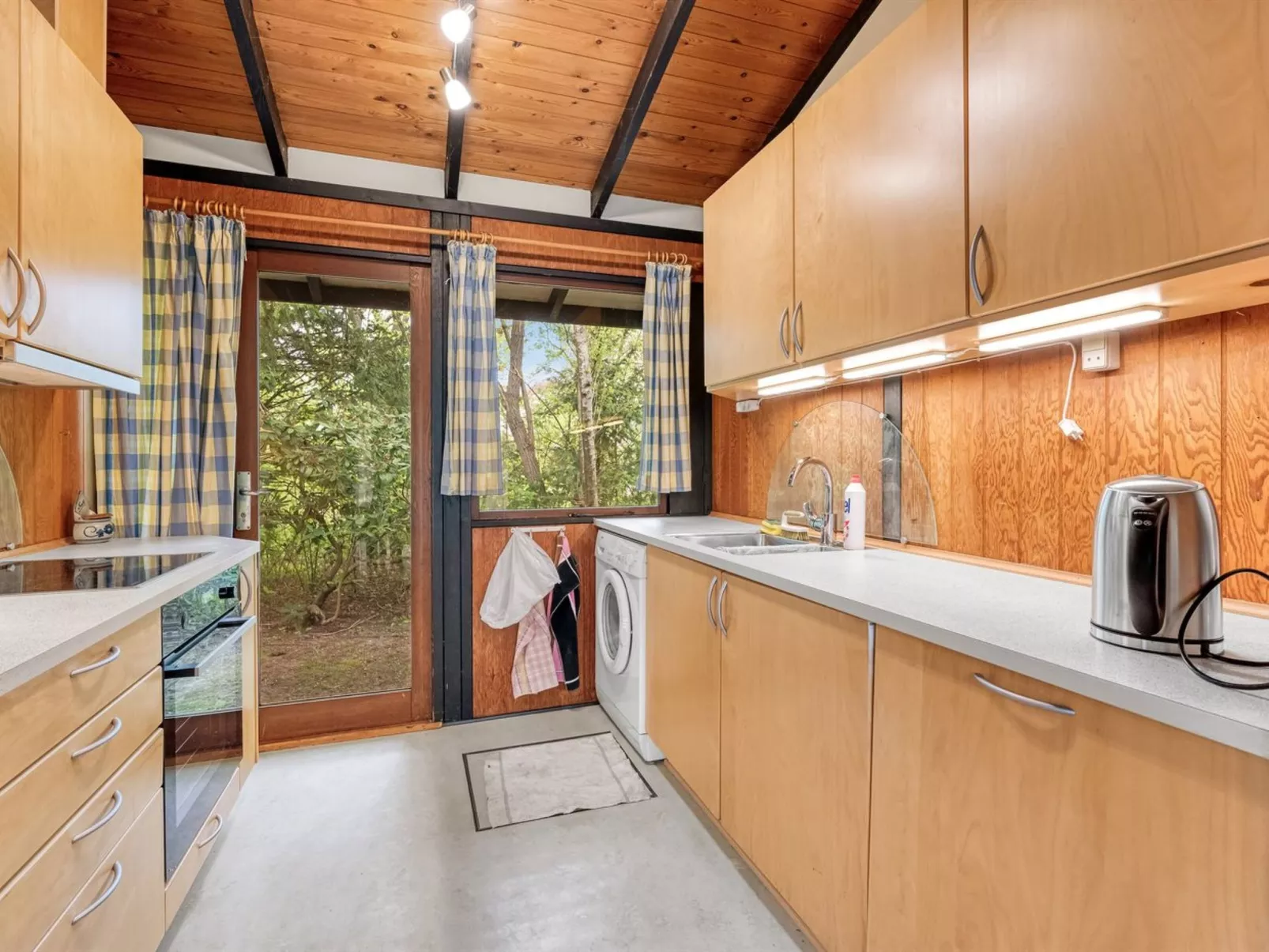 "Aatos" - 150m from the sea