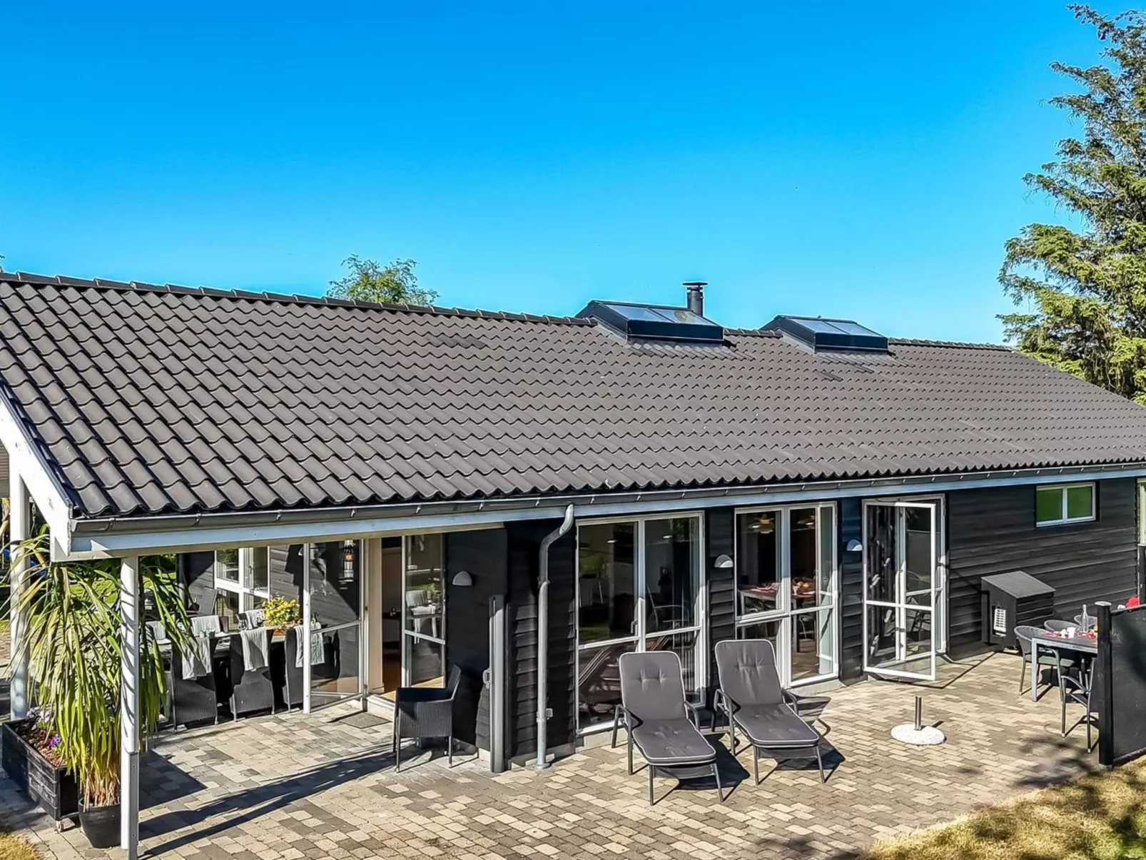 "Shania" - 300m from the sea