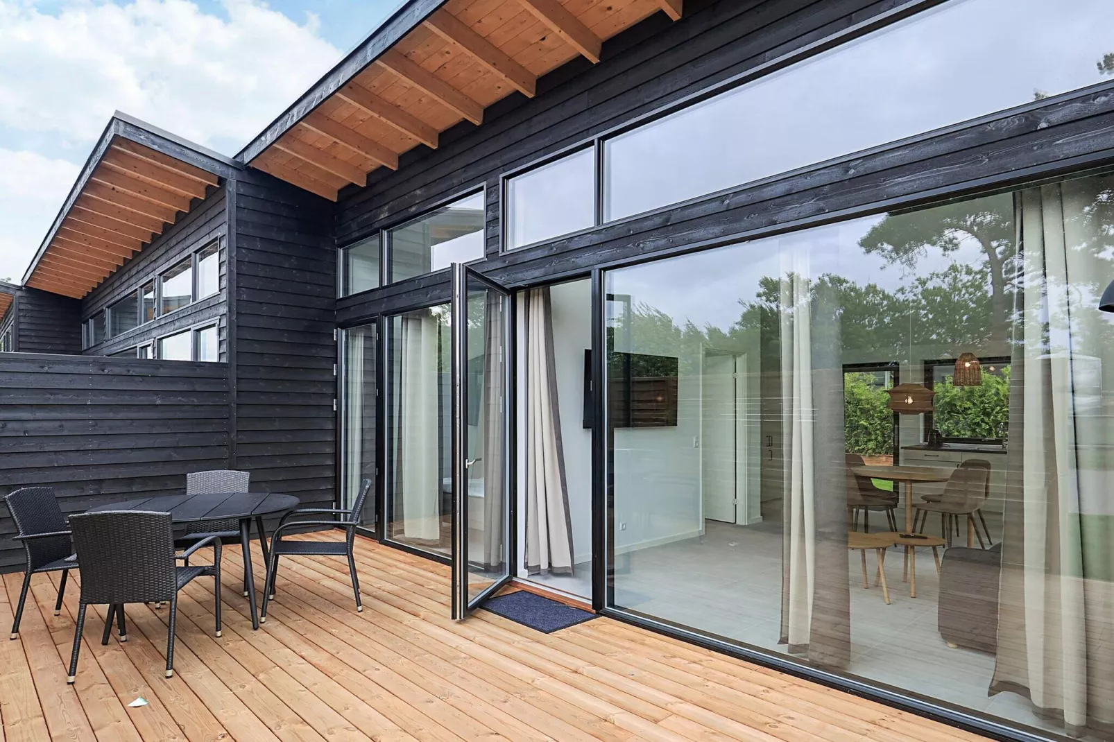 3 room,1 bath,Premium