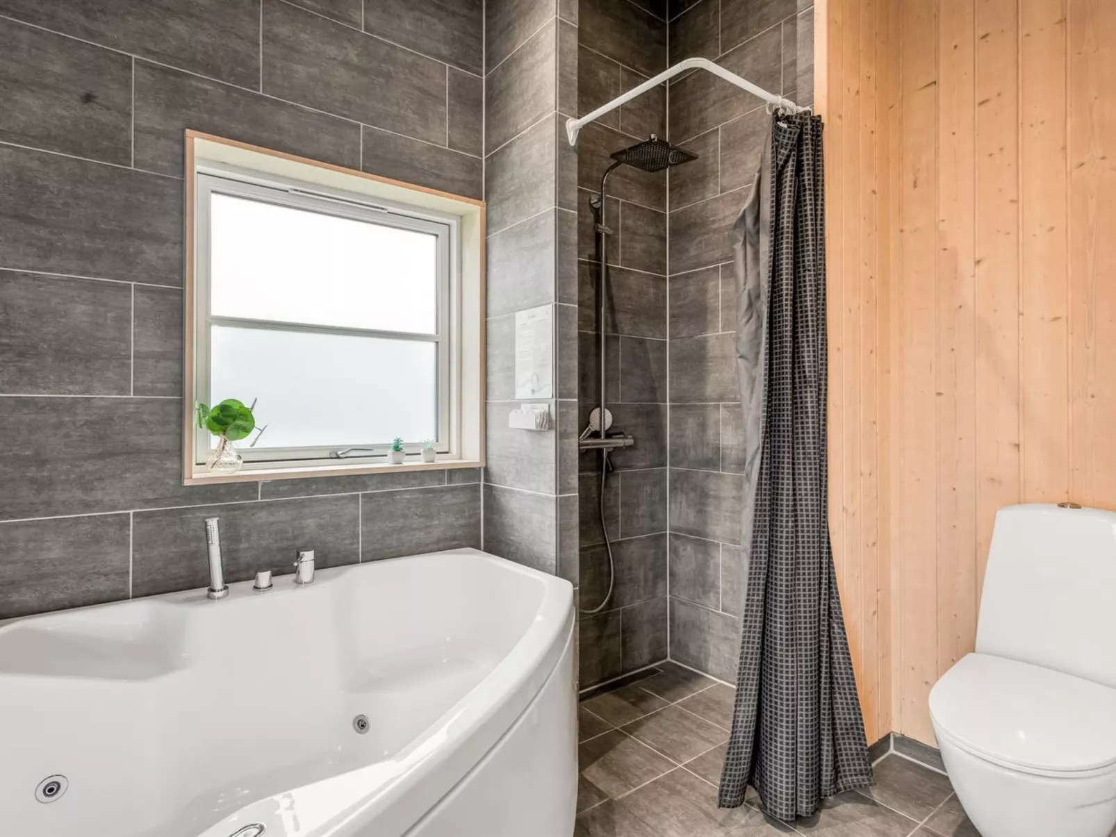 "Bernadine" - 500m from the sea