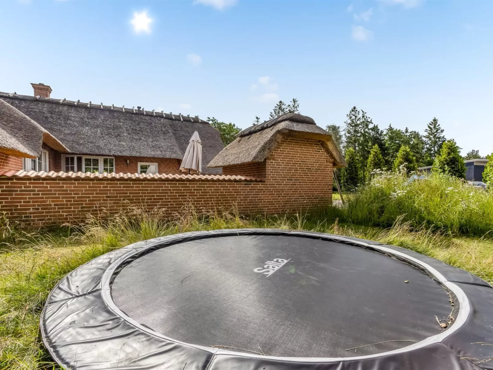 "Tara" - 900m from the sea