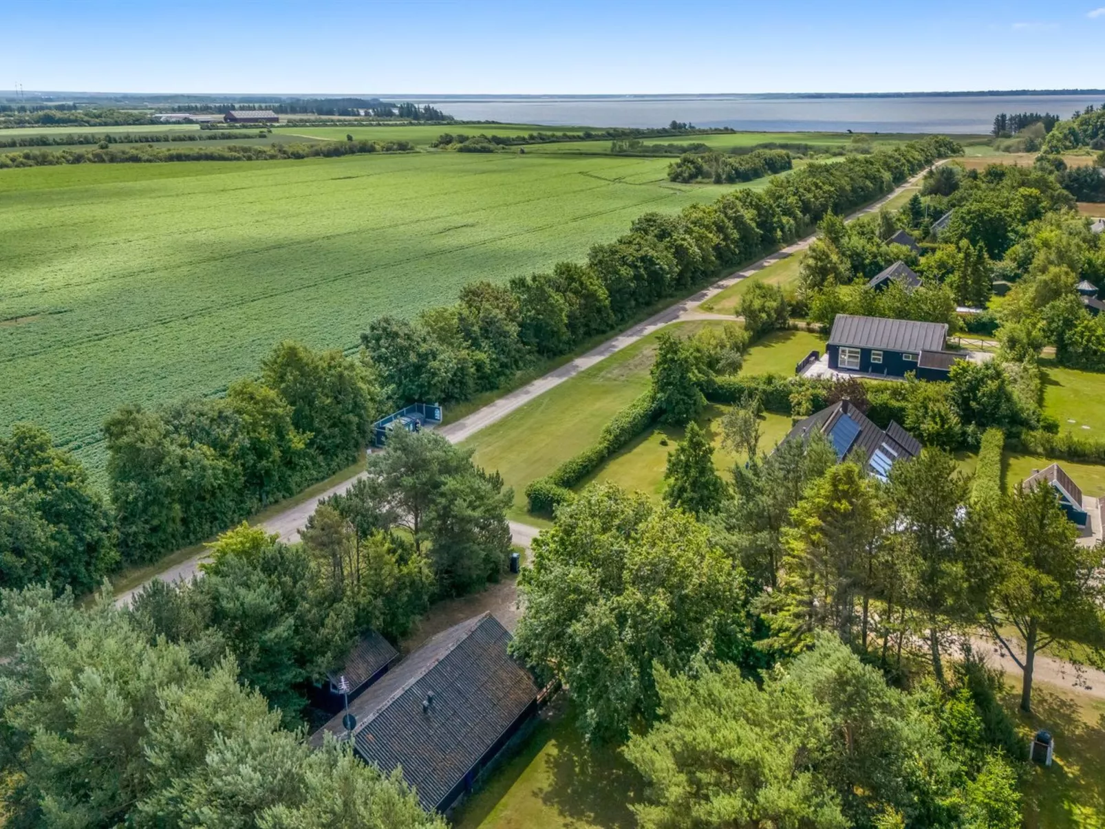 "Yarla" - 500m to the fjord