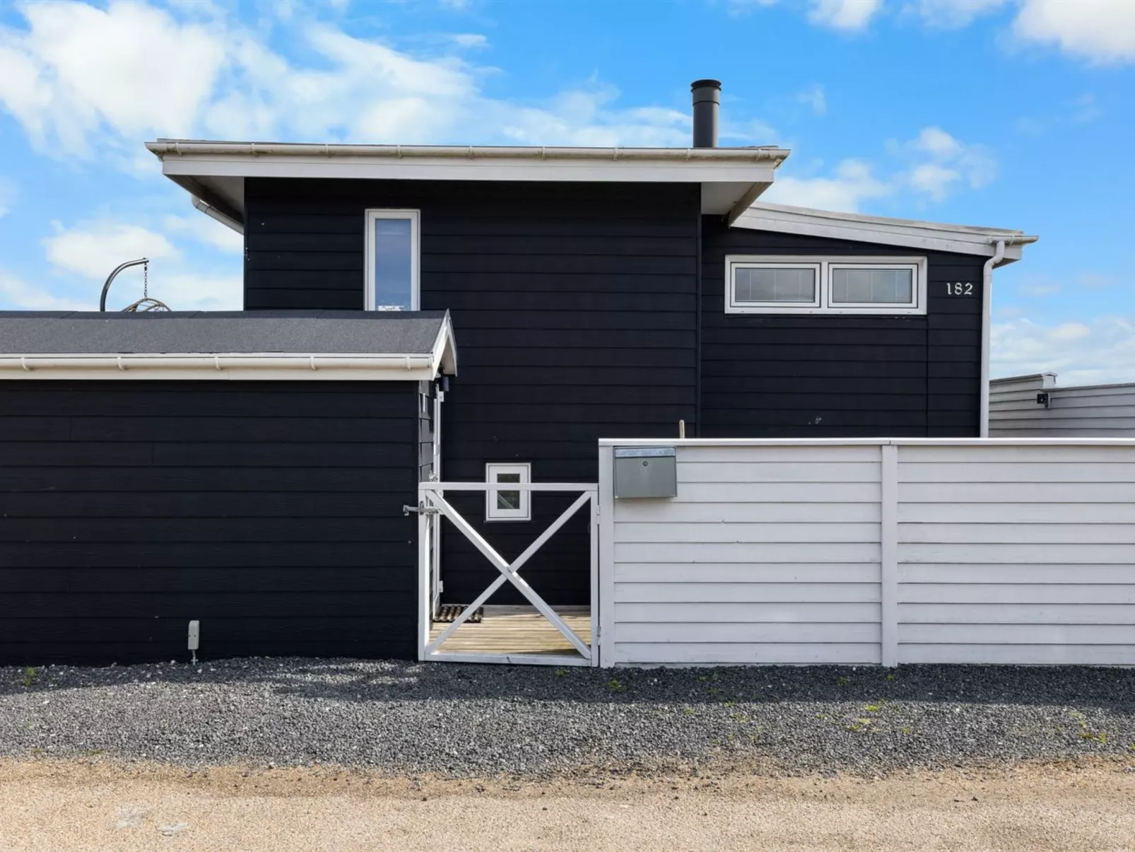 "Folkhart" - 10m from the sea