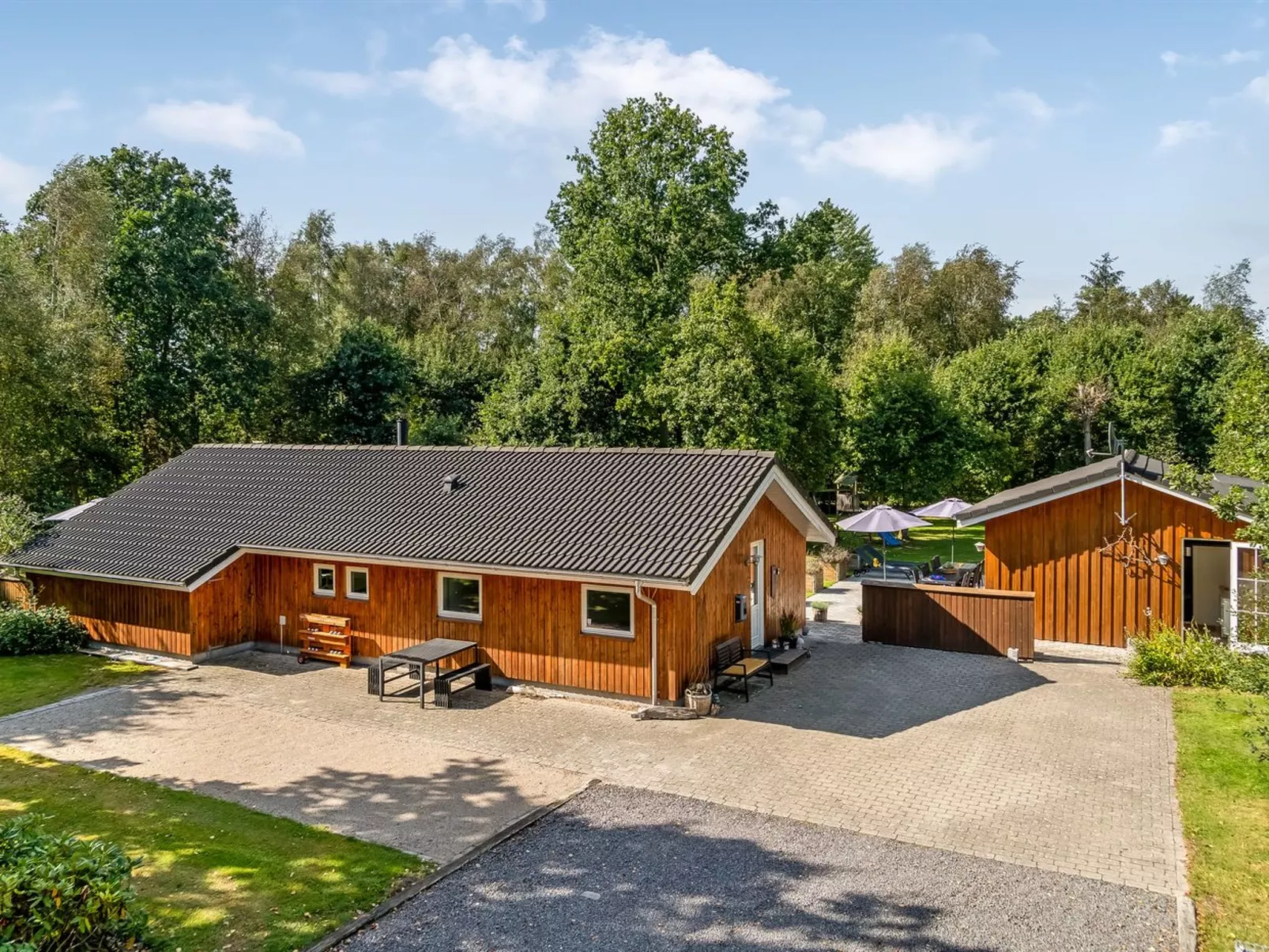 "Swarthofthi" - 340m to the fjord