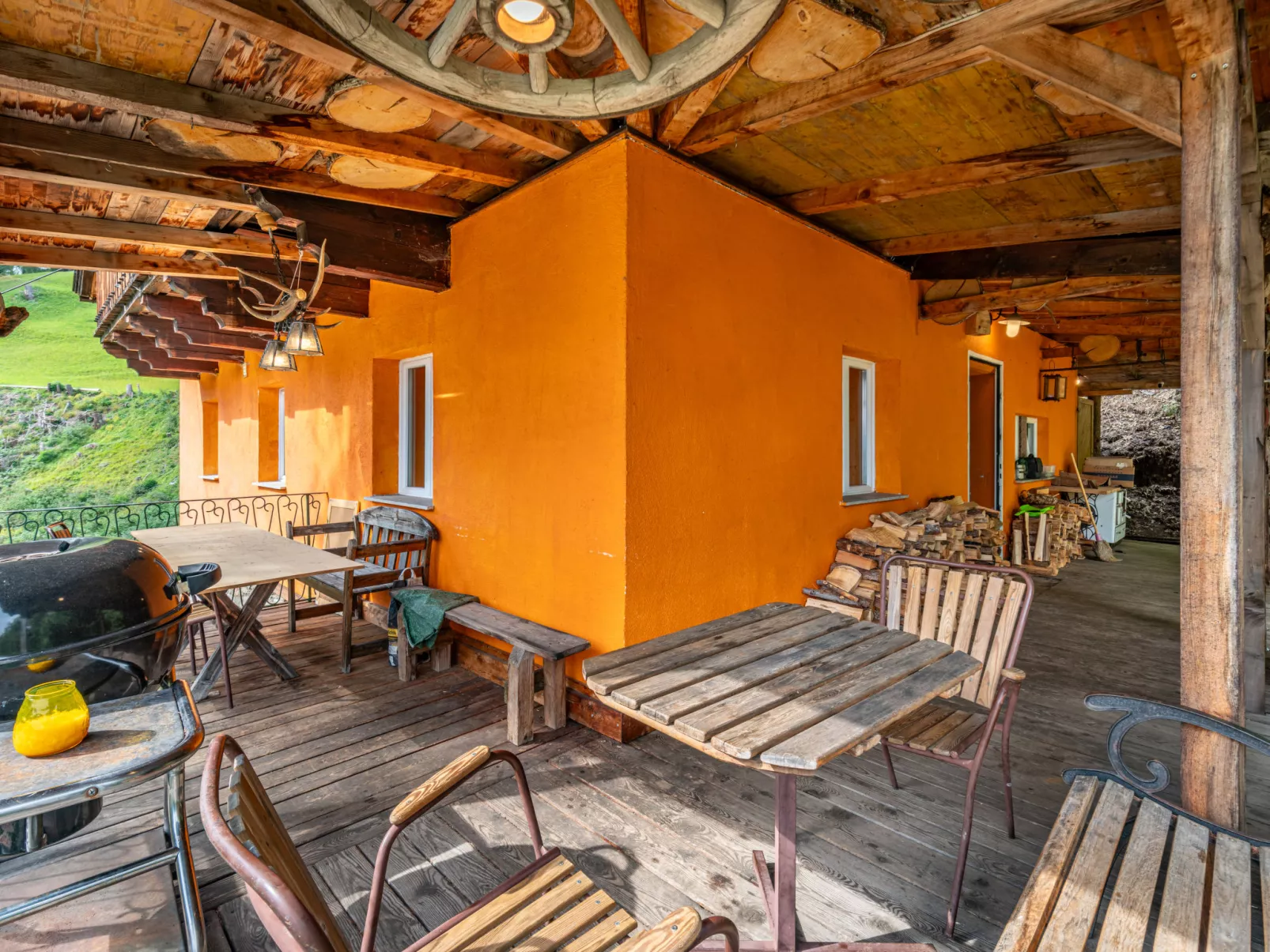 Adlerhorst/Chalet Großglockner-Buiten