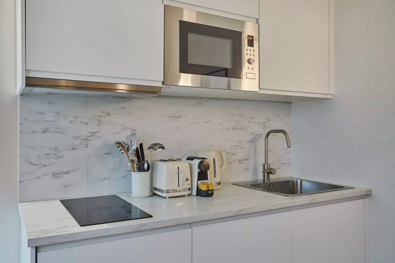 CHARLES19 STUDIO NEW