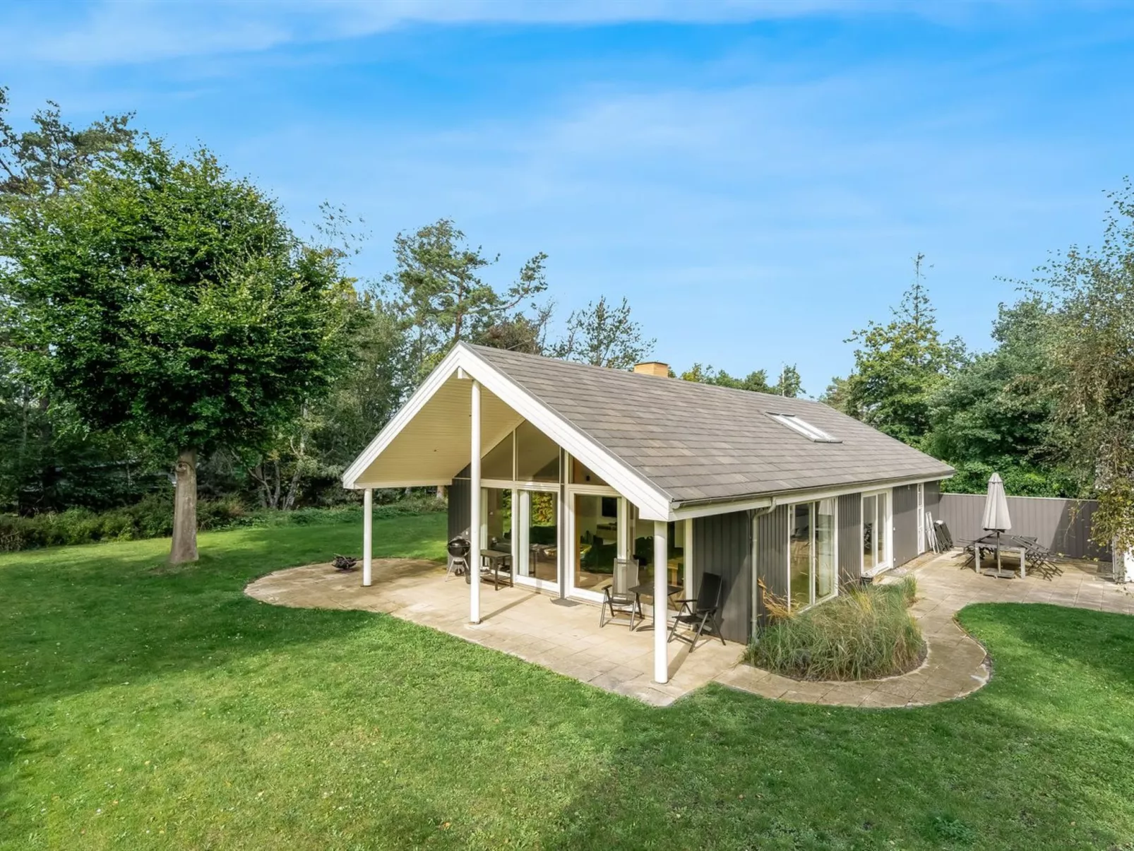 "Talitha" - 40m from the sea