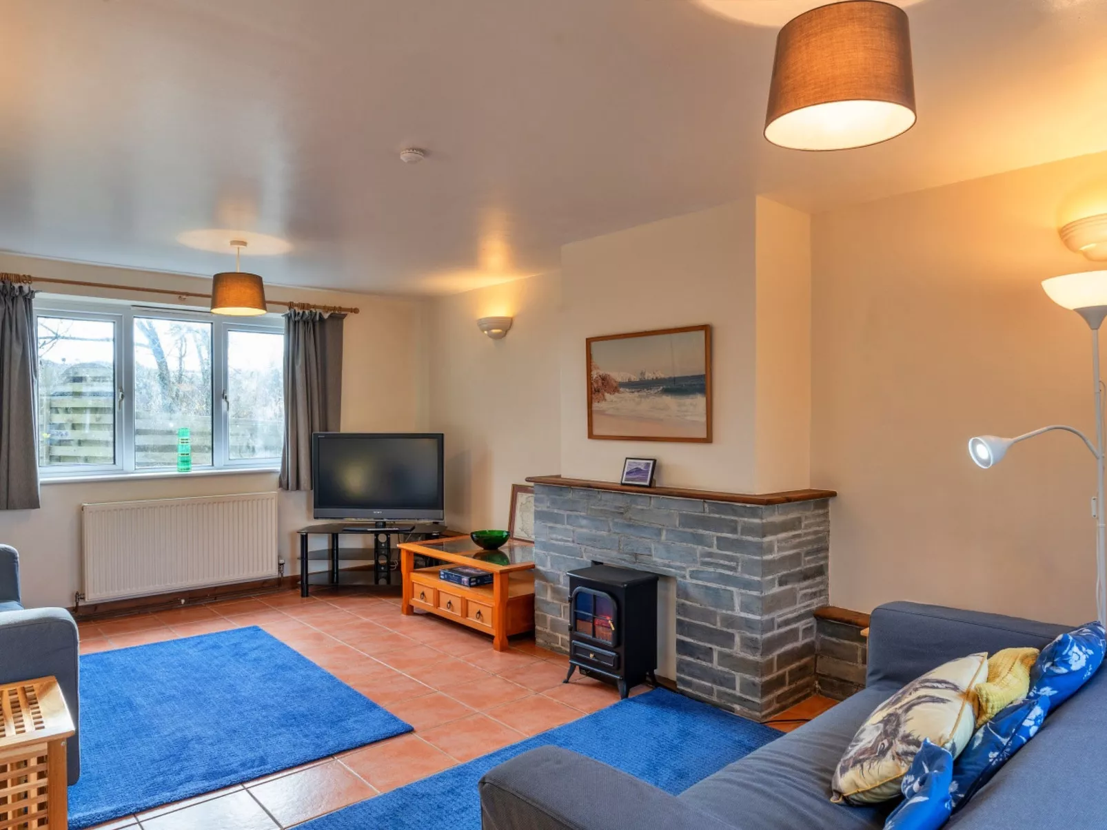 No.1 Gladys' Orchard-Binnen