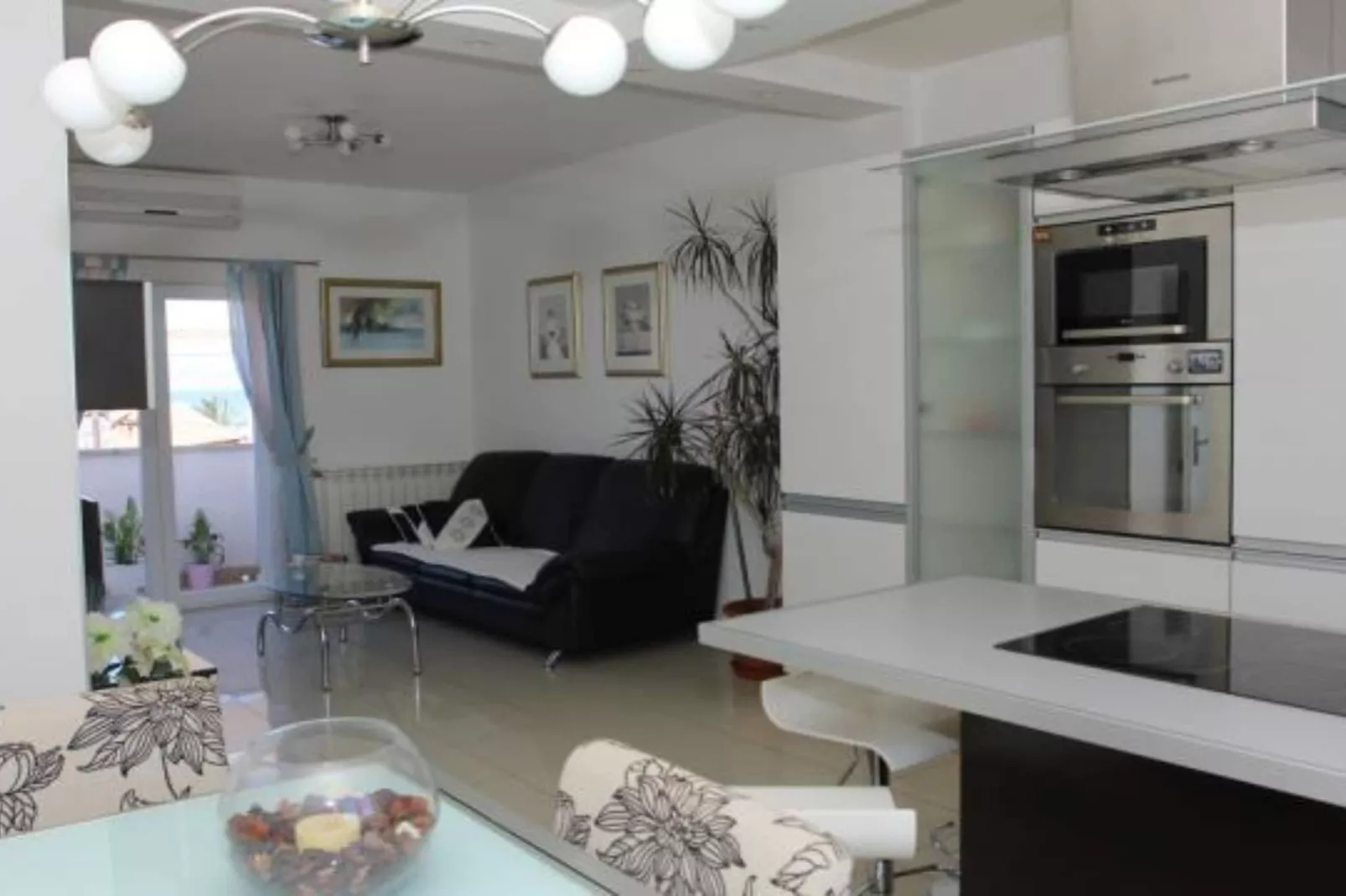 Three Bedroom Apartment A4+2