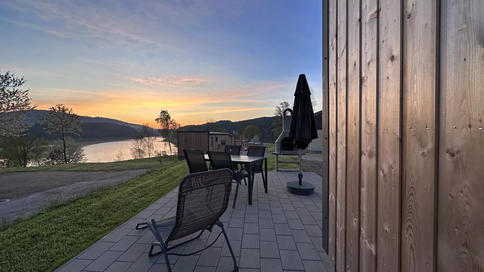 Feriendorf Seeblick - Tiny Chalet Nr 3-Terrasbalkon