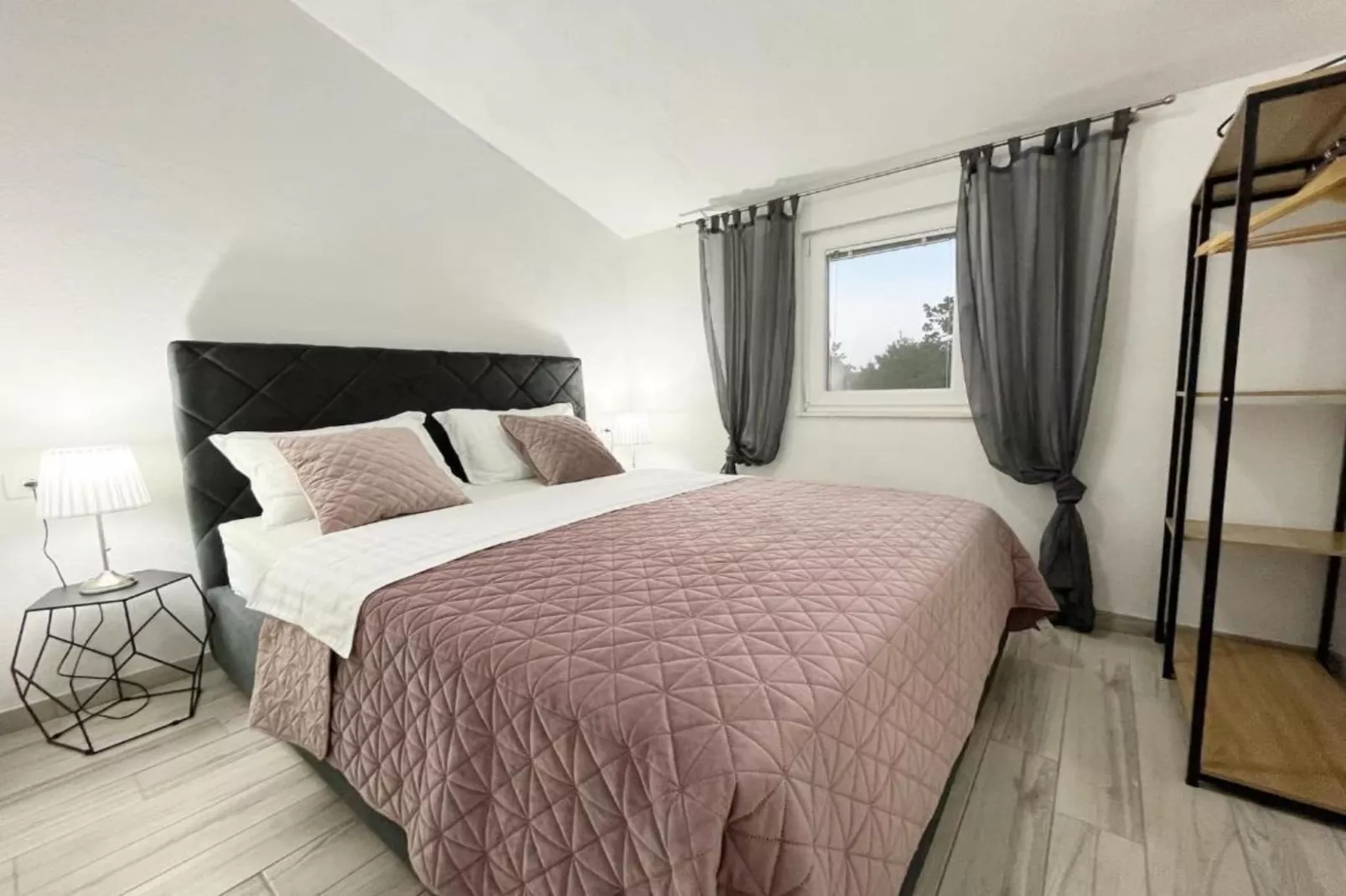 Apartments Fortuna - One Bedroom Apartment with Balcony (1)