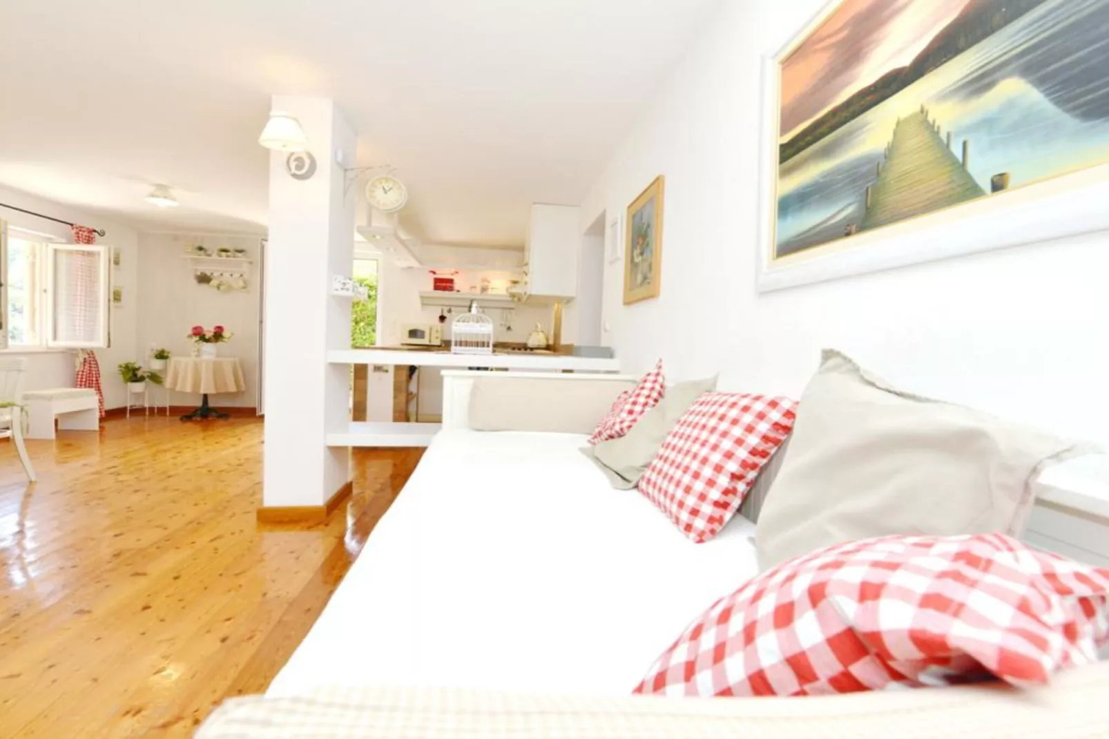 One-Bedroom Apartment (Lovor)