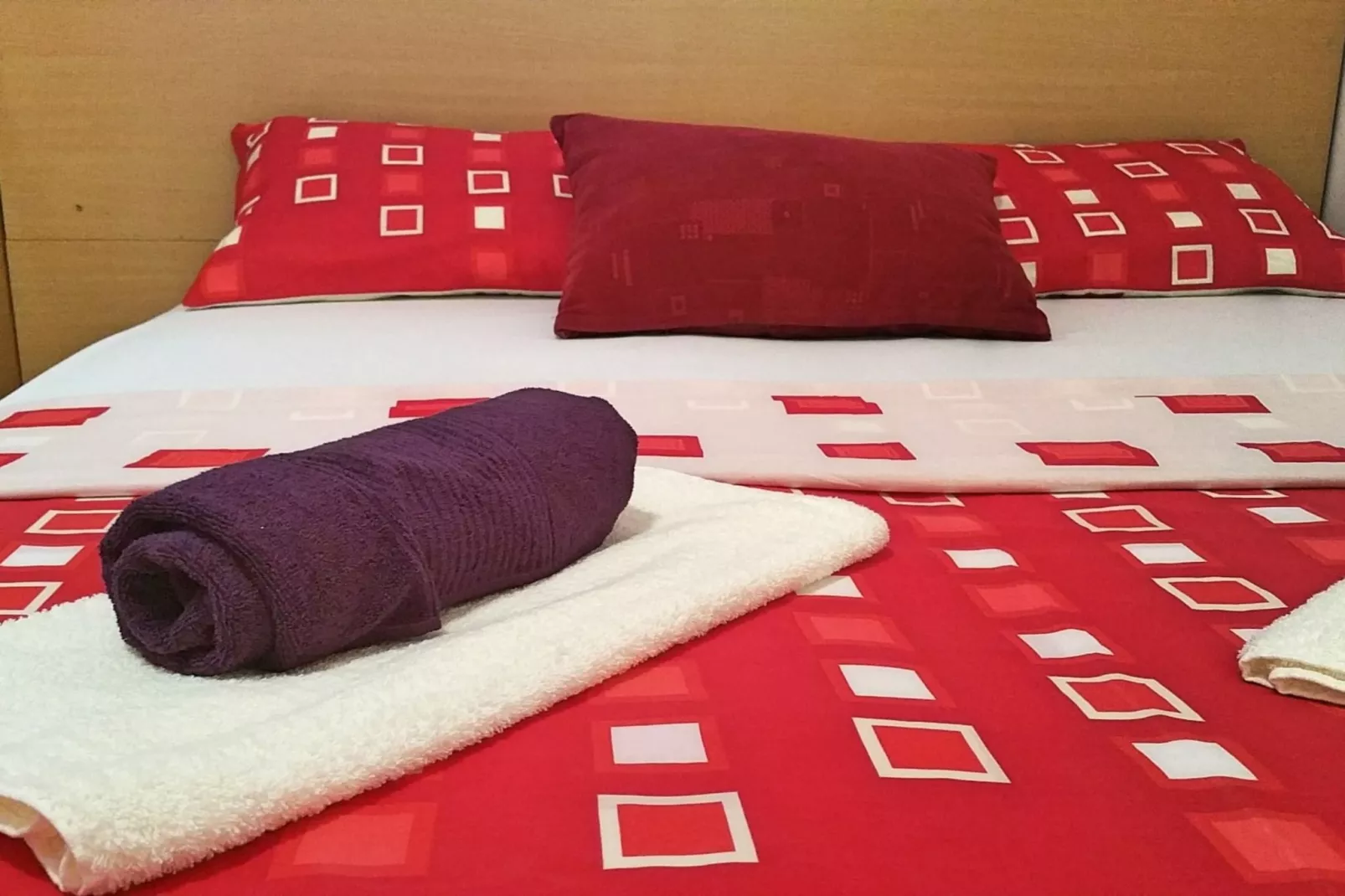 Apartments Mateo - Studio Apartment - Red