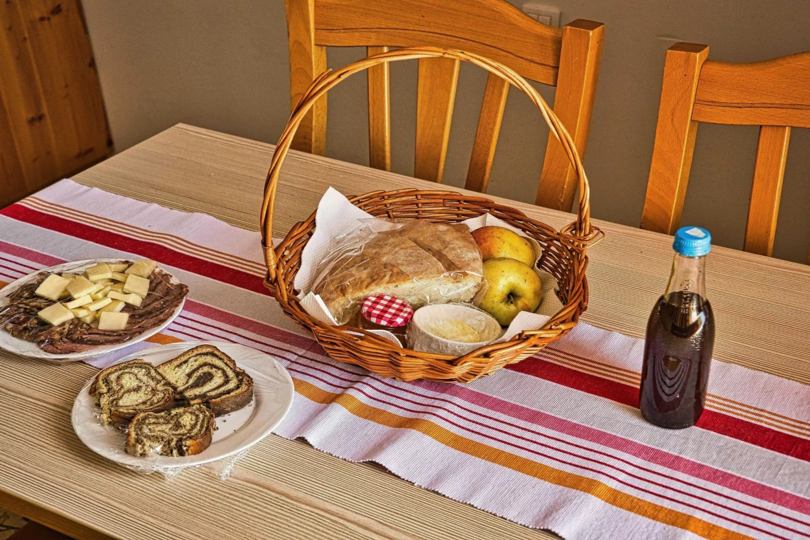 Visnja Gora Meadow Hideaway with Terrace - One Bedroom Cottage with Terrace (owner Hiška na skalci)