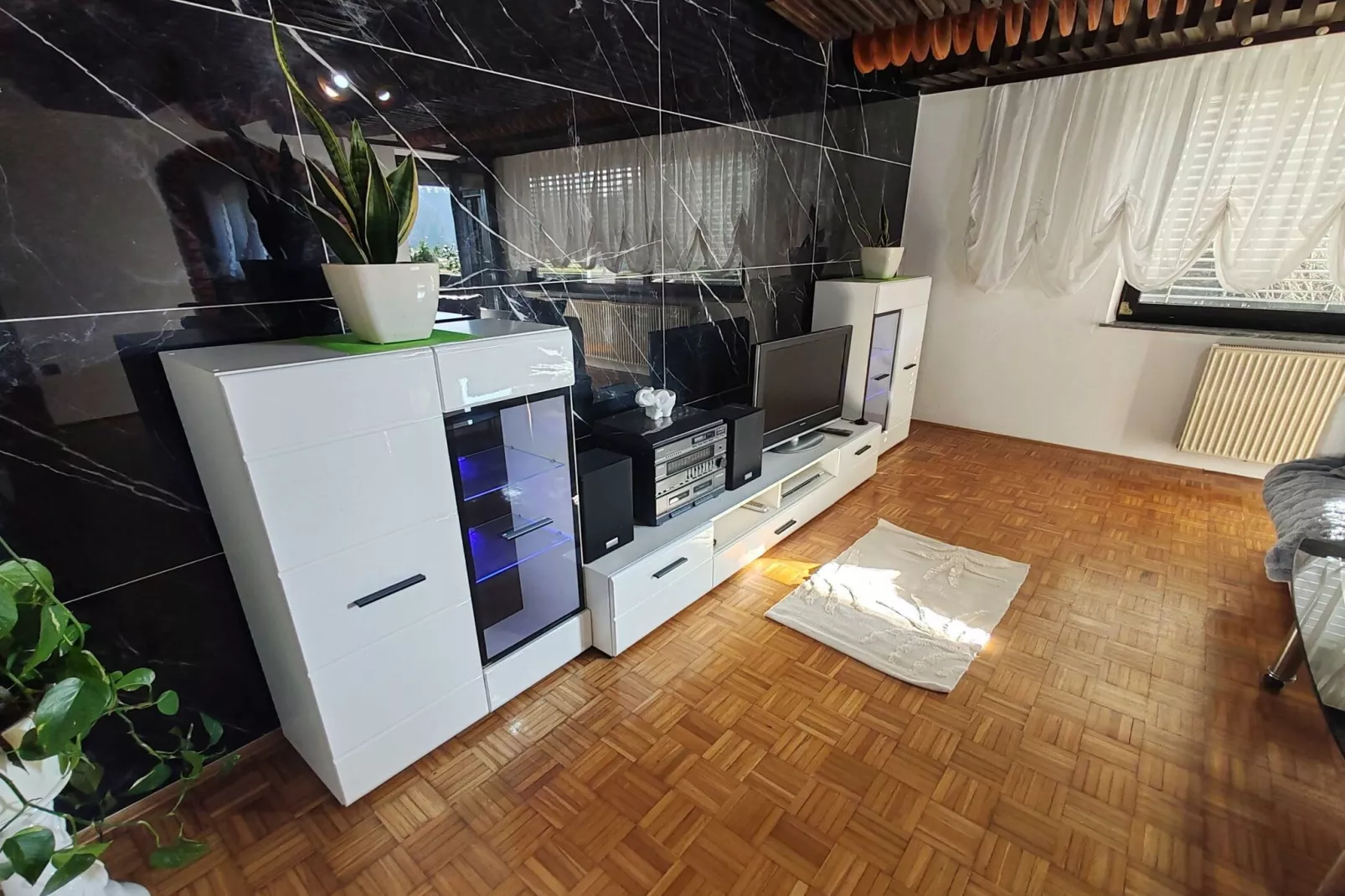 Brezovica Spacious Family-Friendy Apartment - Two Bedroom Apartment with Balcony