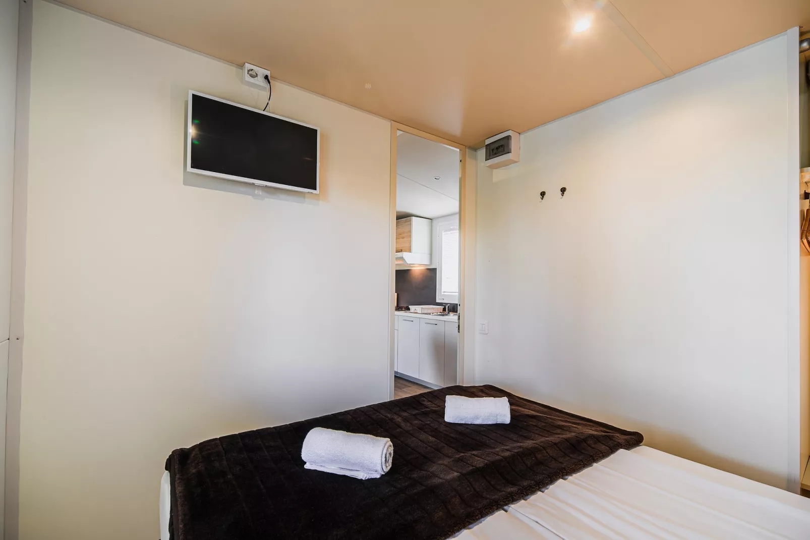 Waterside Retreat Mobile Homes with Thermal Riviera Tickets - Three Bedroom Mobile Home with Lake View (owner 6)