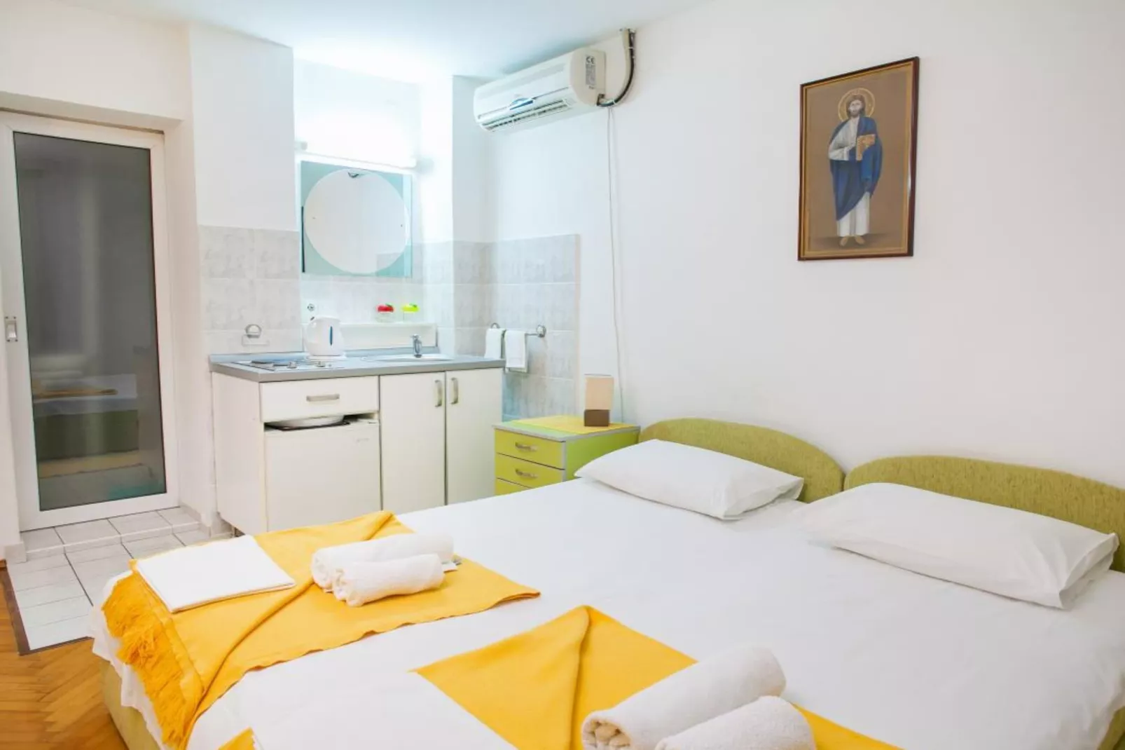 Comfortable Stay with Sea View in Petrovac - Standard Studio with Shared Balcony 1