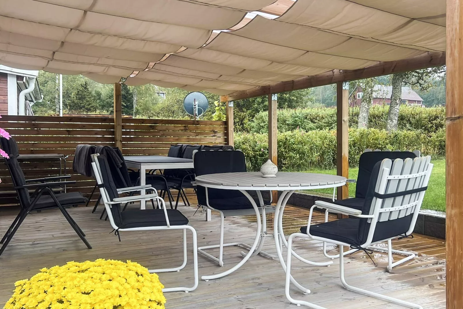 Charmant huisje aan het Sjunnaryd-meer