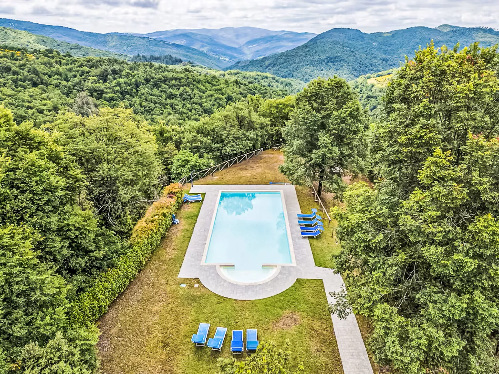 Il Frassino del Borgo di Ghiora