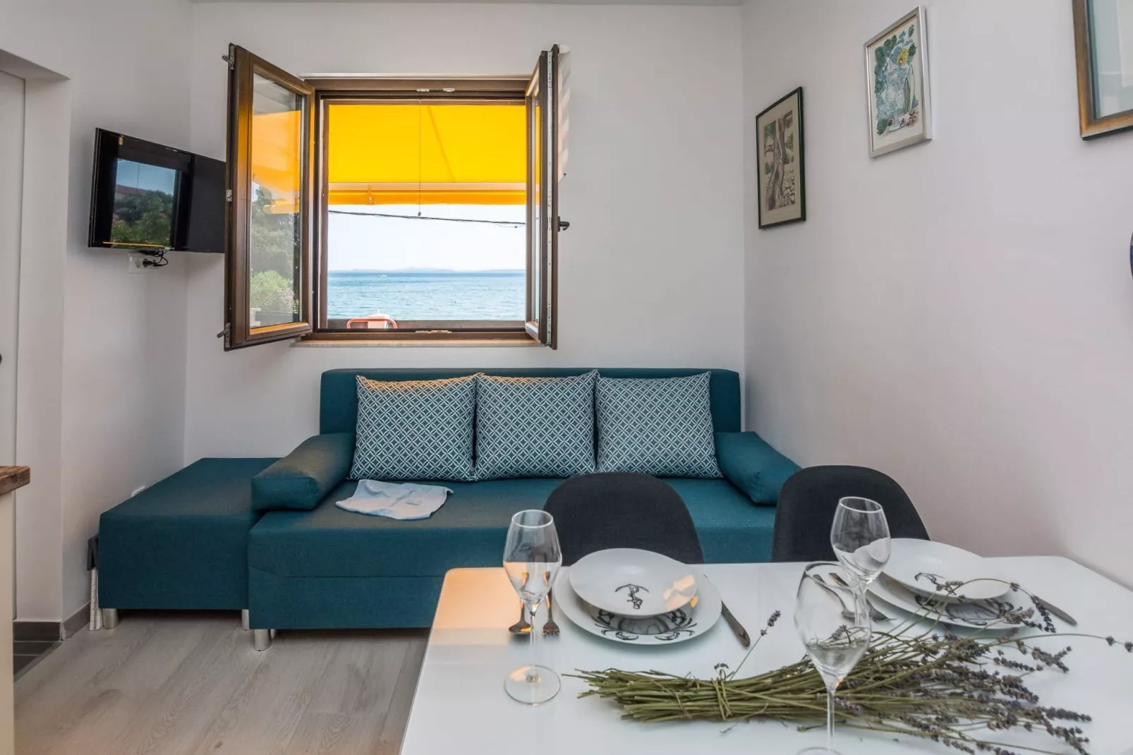 Apartments Sea Eyes - Two Bedroom Apartment with Balcony and Sea View (Kat)