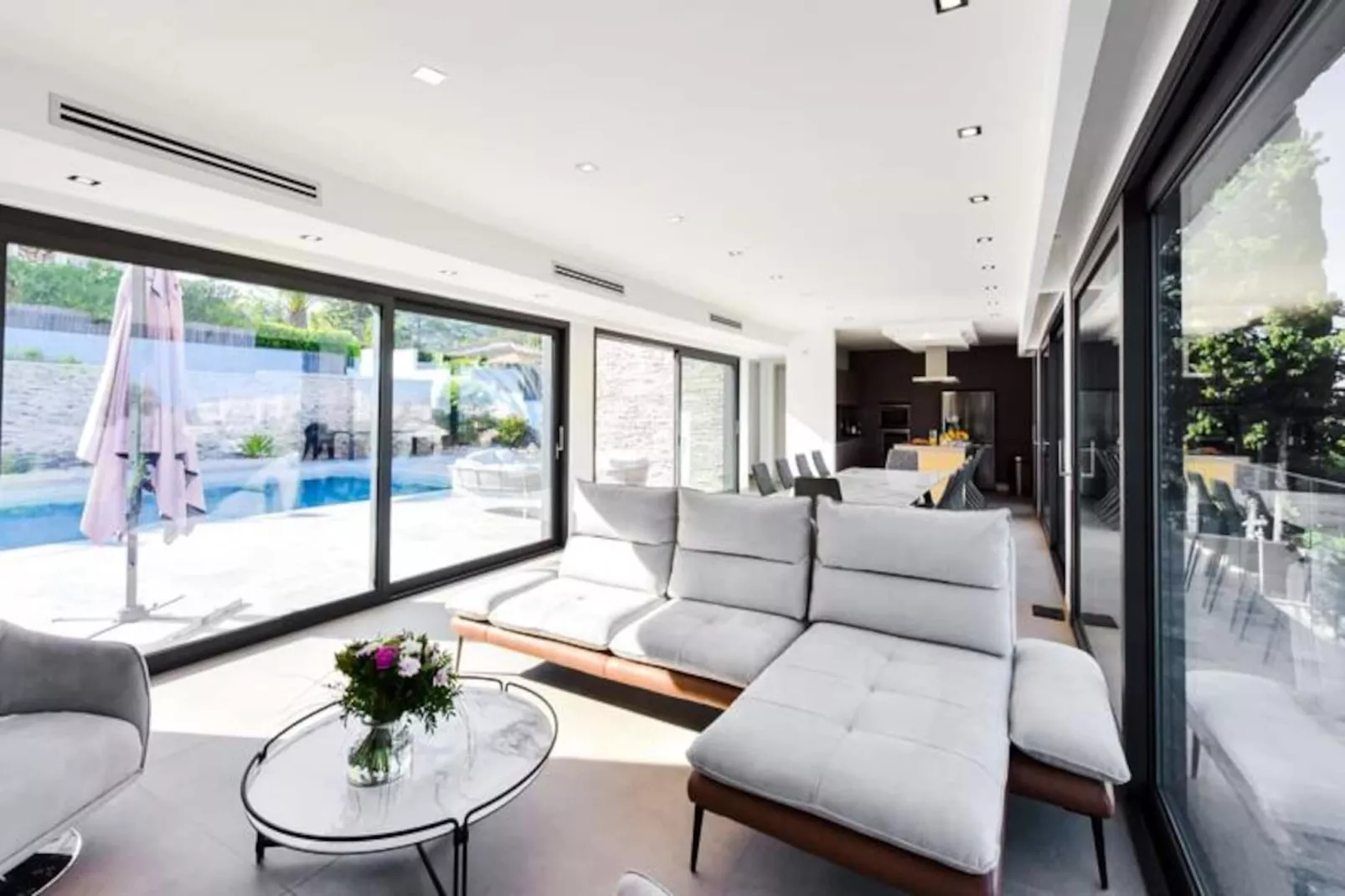 Résidence Villa D&rsquo;architecte Avec Piscine Chauff&eacute;e Pour 10 !