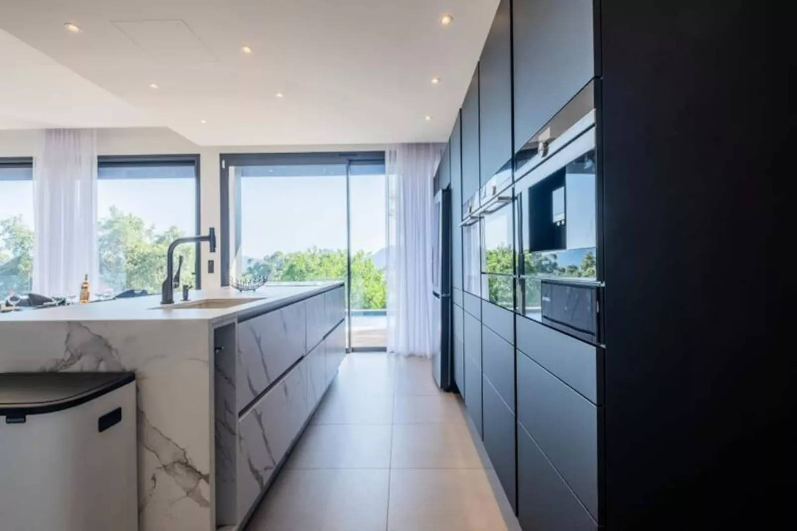 Résidence Maison D'architecte Avec Piscine Chauff&eacute;e & Sublime Vue Mer