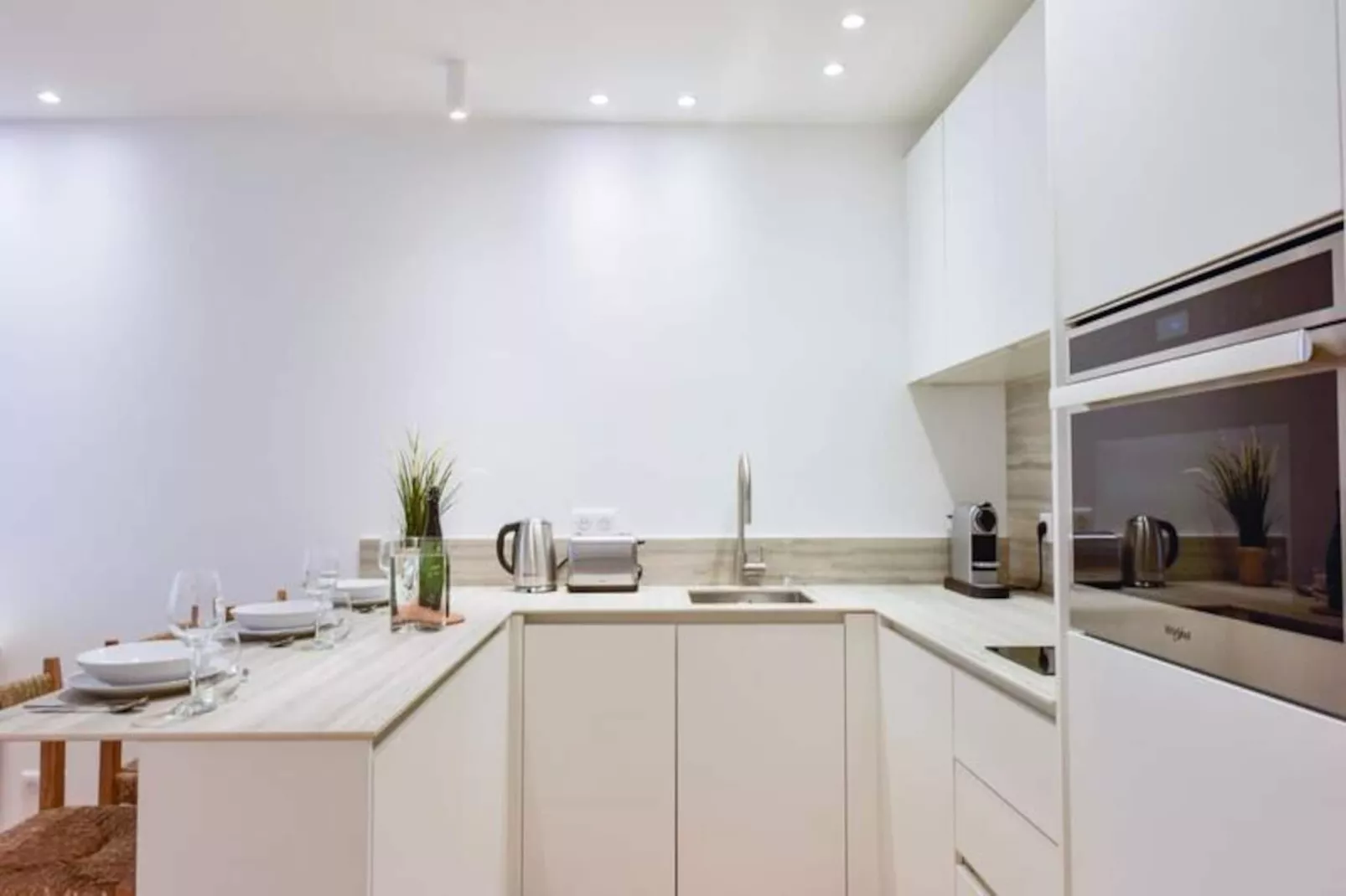 Résidence 2p De Standing &agrave; 100m Du Palais