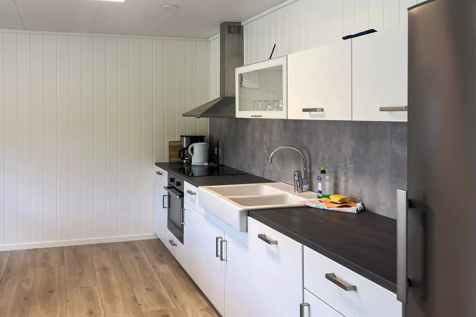 60733 - LITEN BOENHET-Binnen