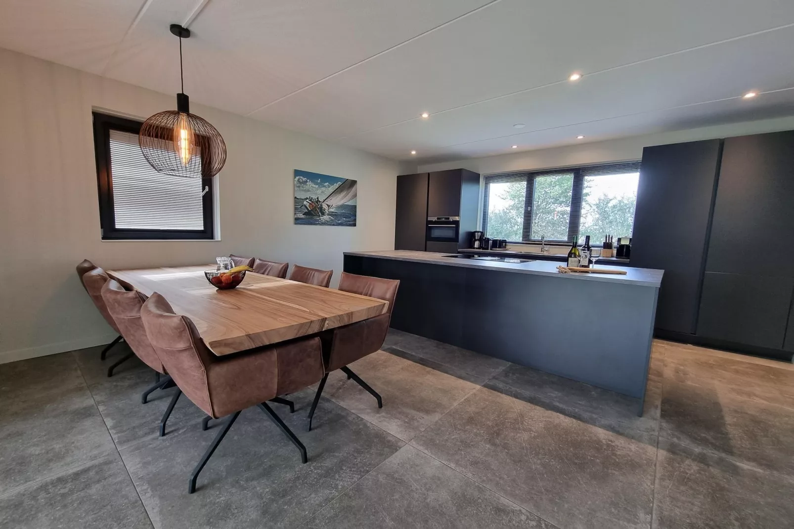 Watervilla Fjirtjin-Eetkamer