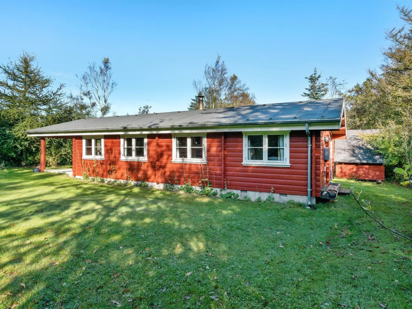 "Thrine" - 100m to the fjord