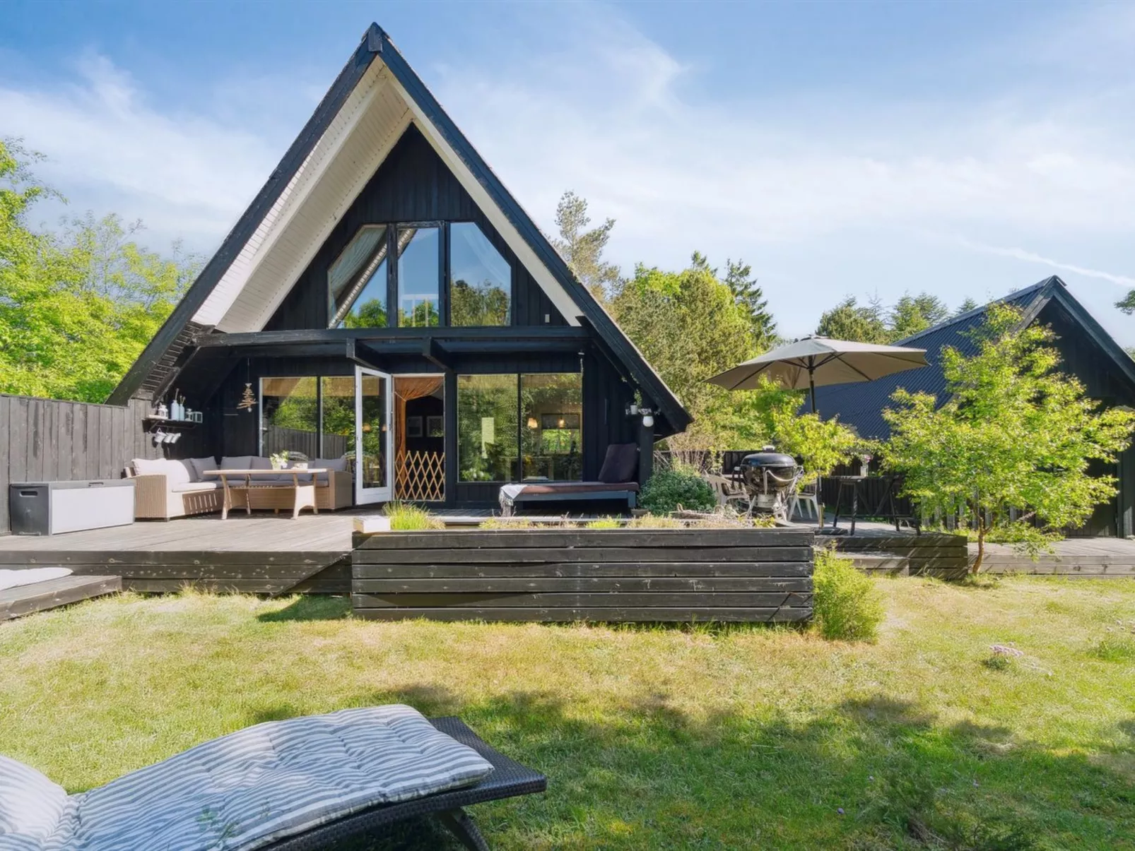 "Jütte" - 2km to the fjord