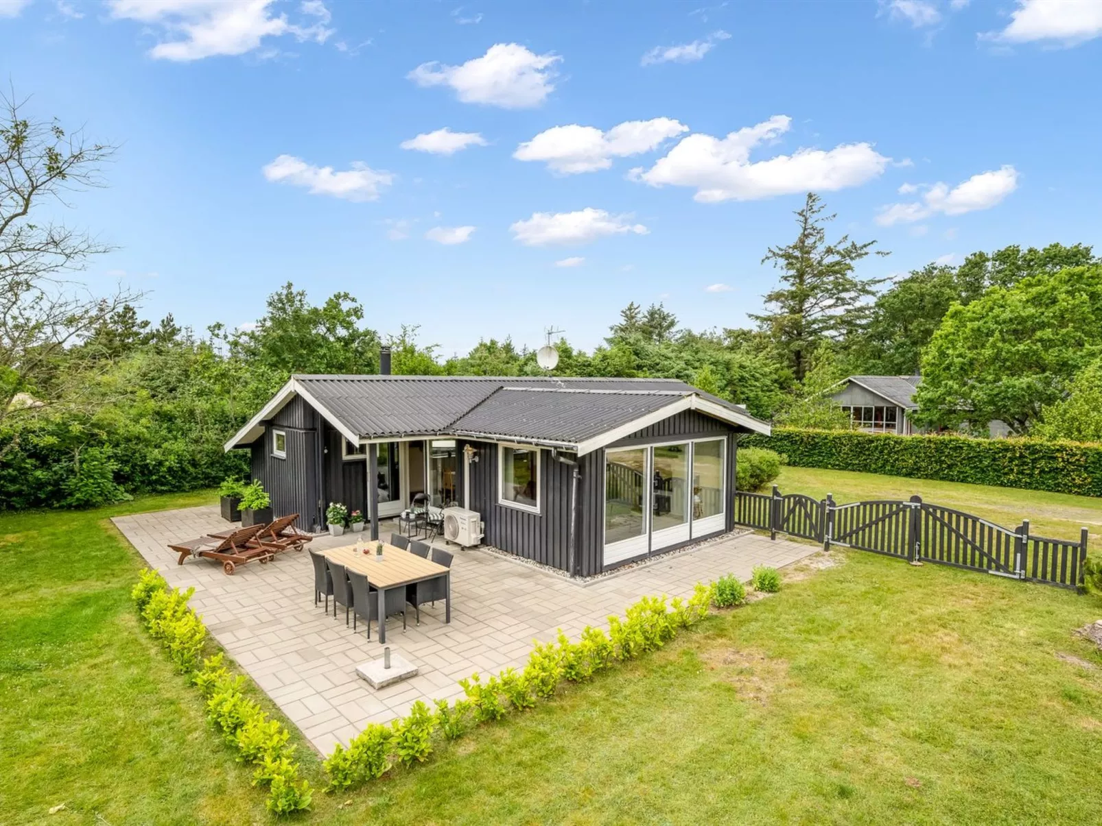 "Embla" - 500m to the fjord