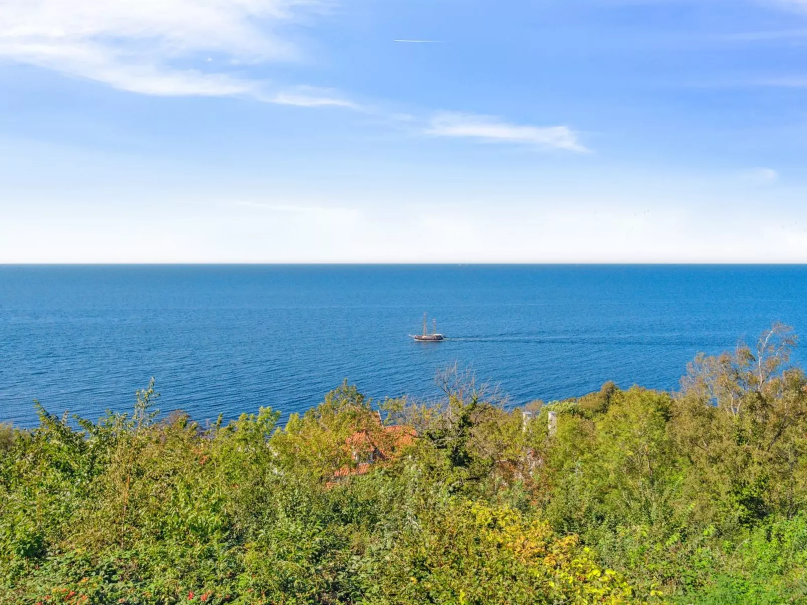 "Heli" - 200m from the sea