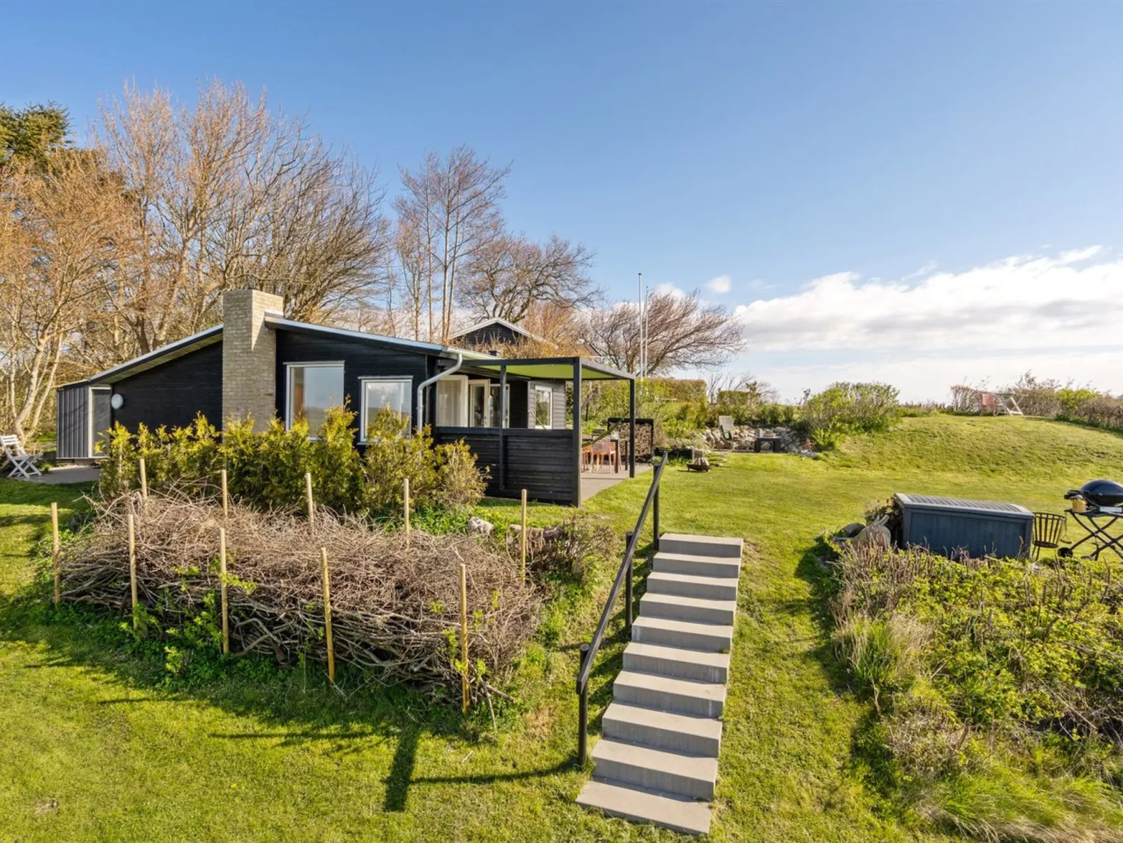 "Nielsen" - 30m to the fjord