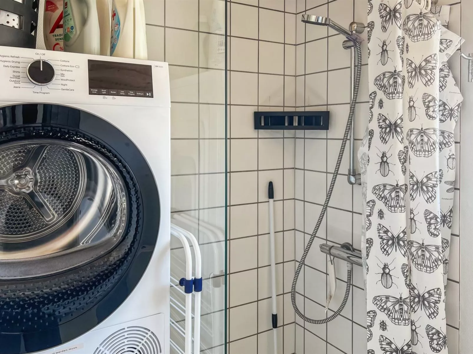 "Carlie" - 2.8km from the sea