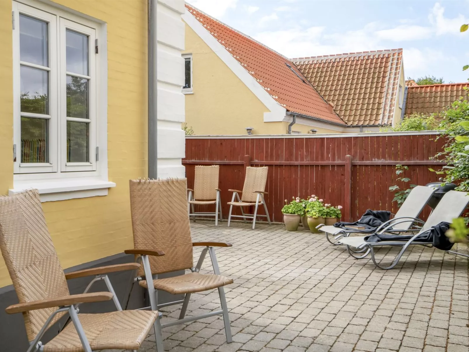 "Stephie" - 1.1km from the sea