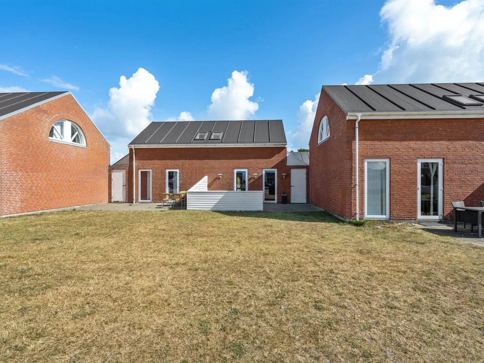 "Iffuer" - 2.3km from the sea