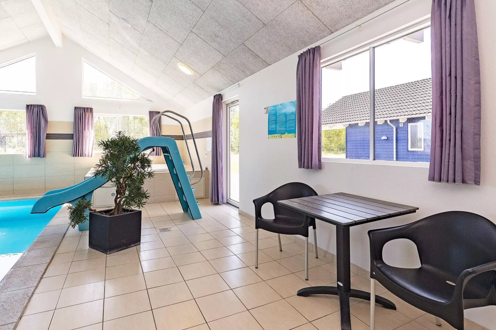 20 persoons vakantie huis in Væggerløse-Zwembad