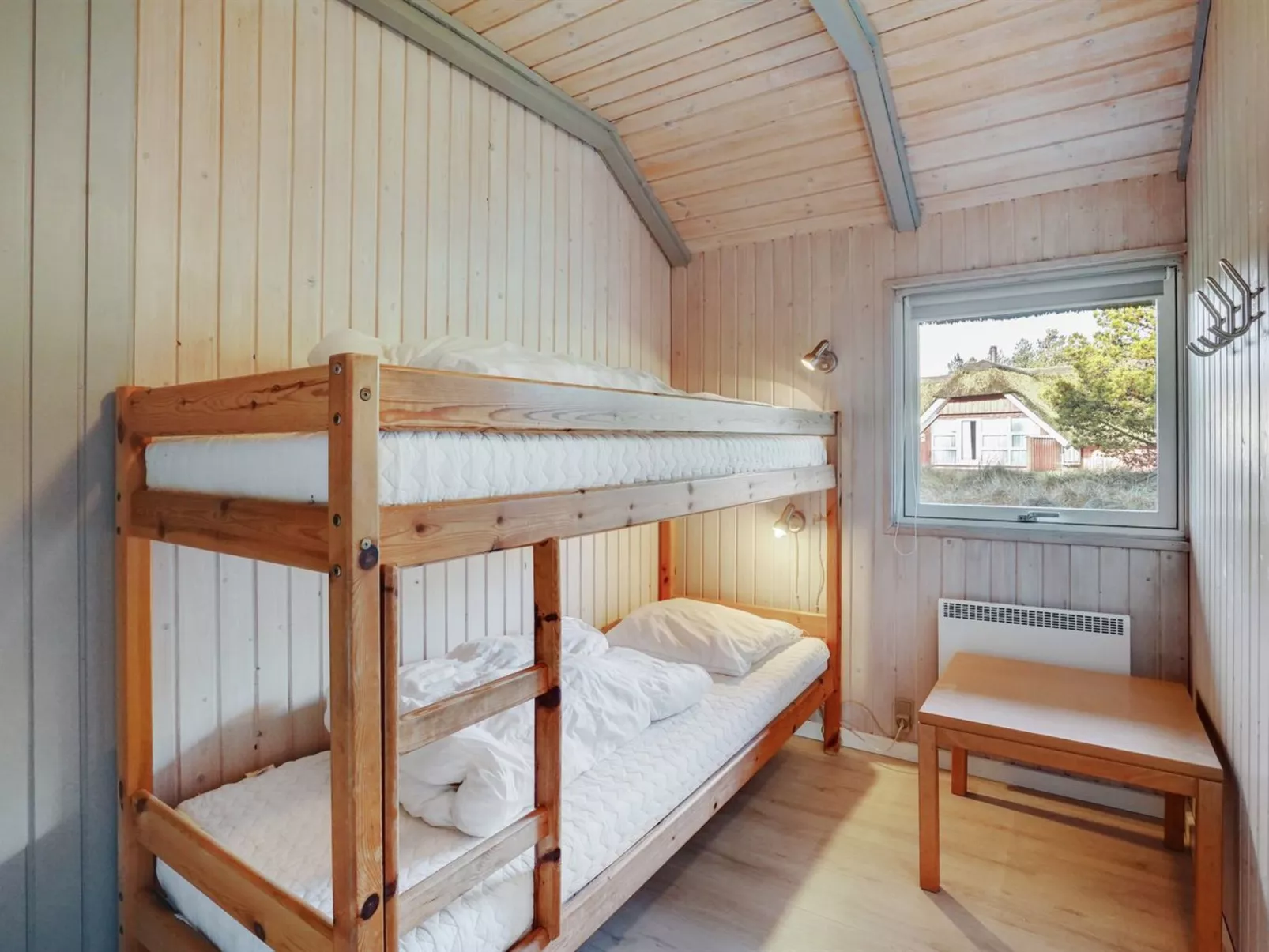 "Gunlög" - 3.1km from the sea