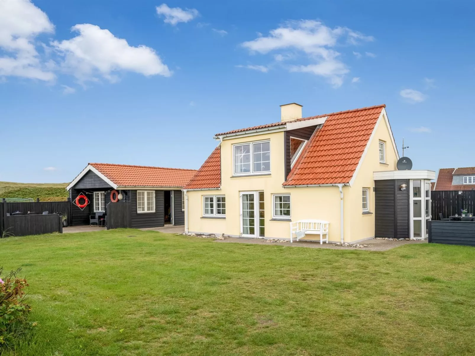 "Dietlinde" - 100m from the sea