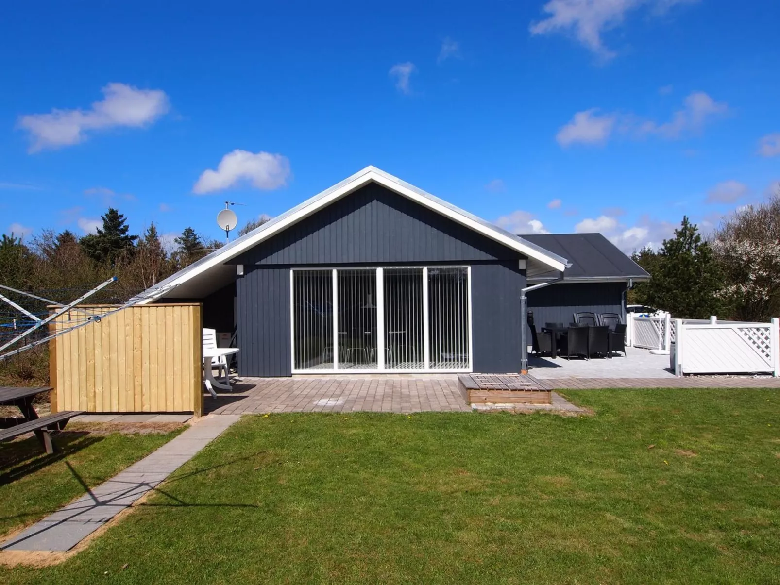 "Emmarenze" - 400m from the sea