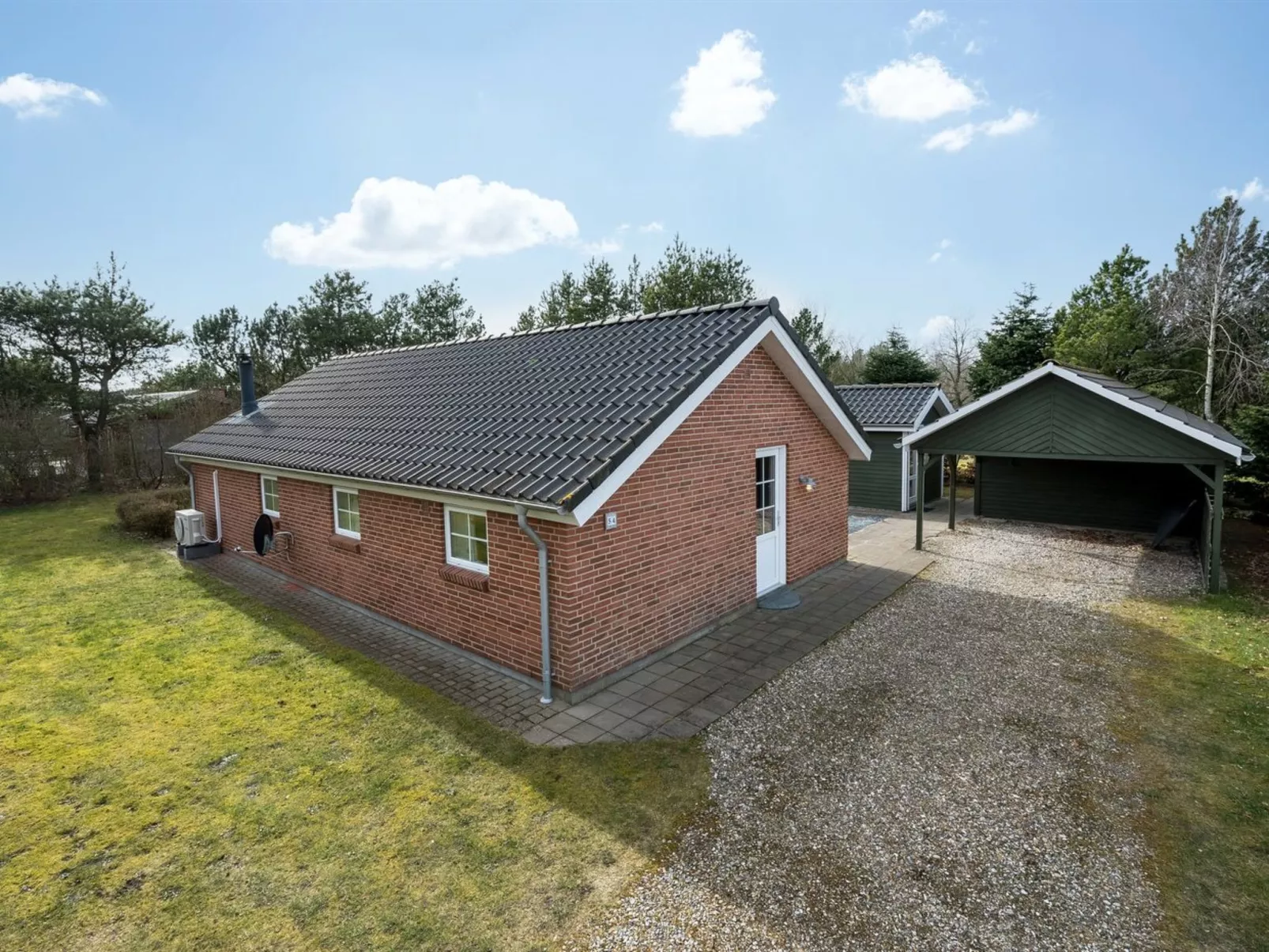 "Herminia" - 350m to the fjord