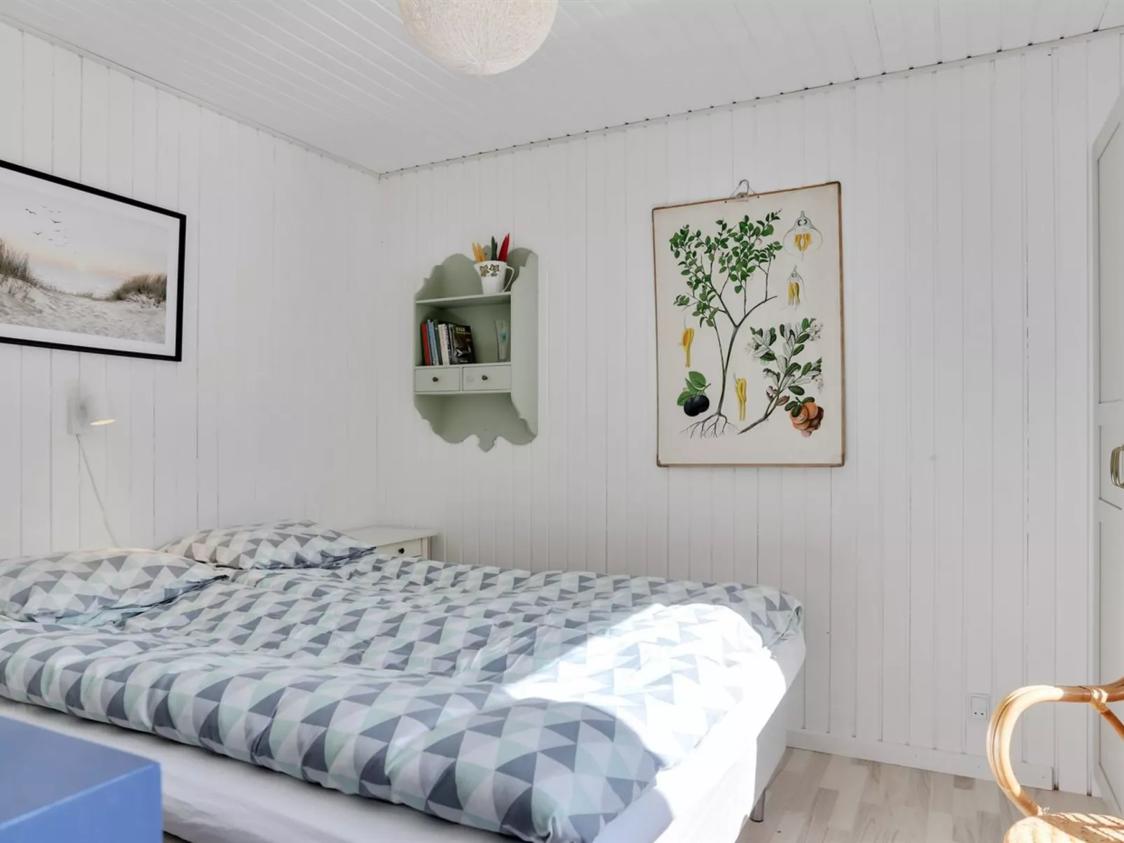 "Ika" - 600m from the sea